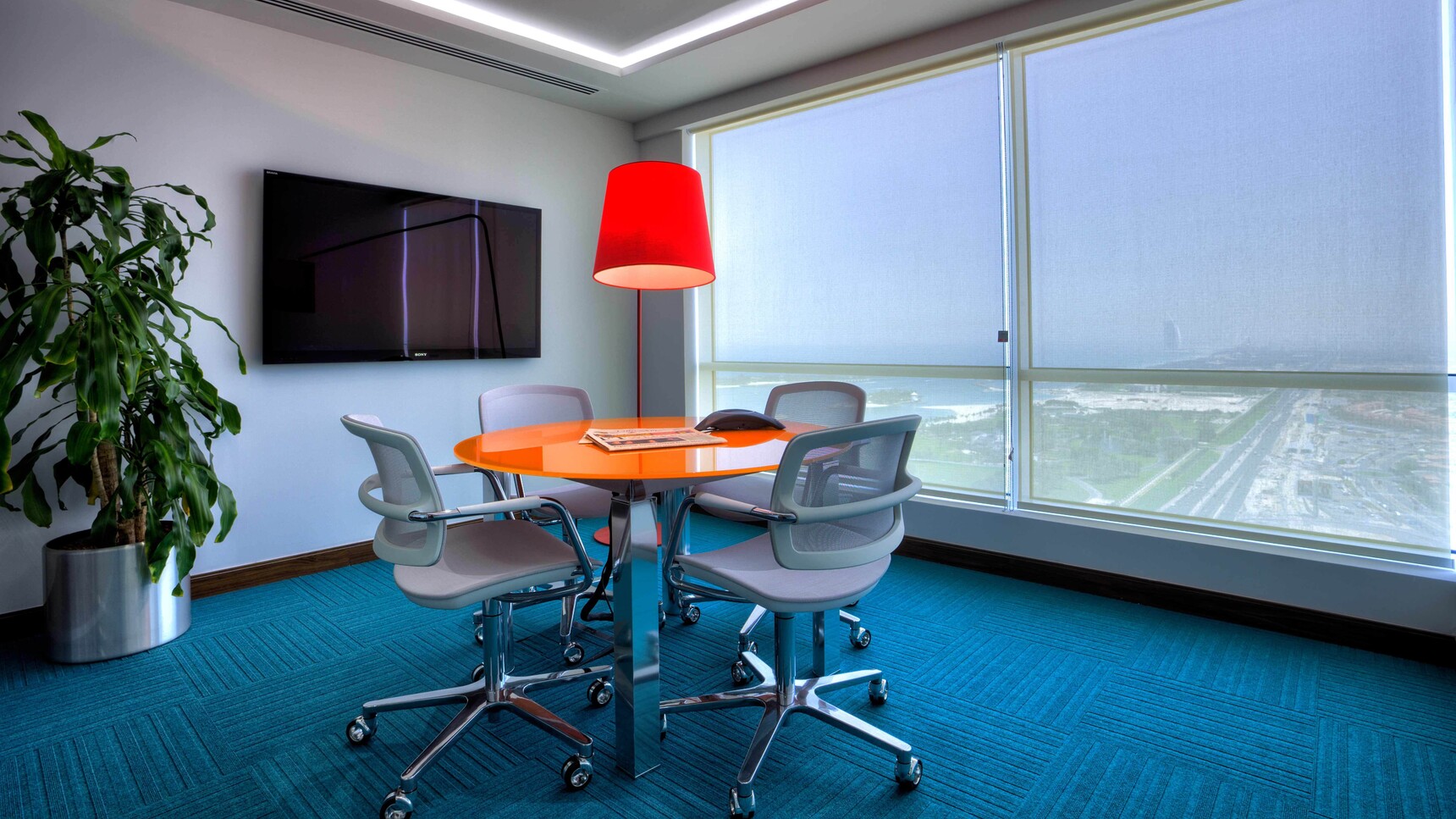 Sitland PK Meeting Chairs On Castors At Table Family Image