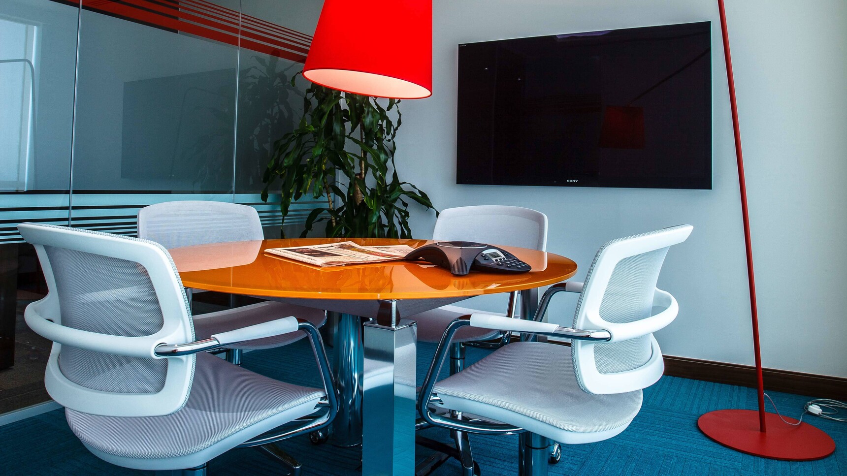 Sitland PK Meeting Chairs On Castors At Table Detail Image