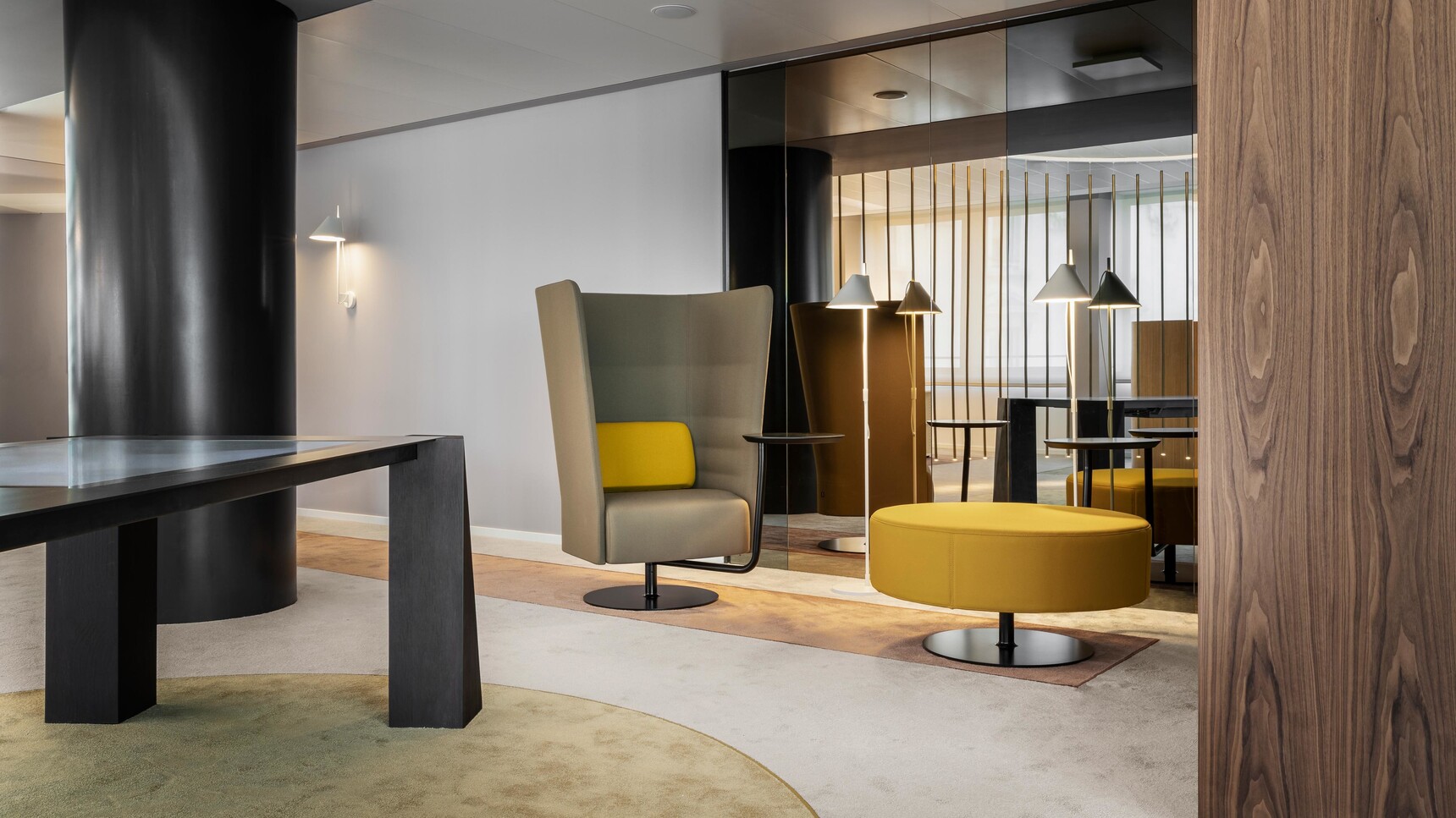 Sitland Cell 128 High Back Armchair With Circular Metal Base In Office Setting