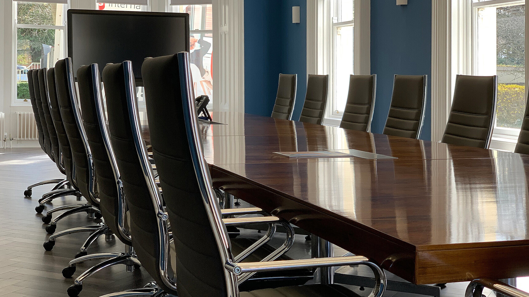 Sitland Classic High Back Office Chairs At Conference Table Family Image