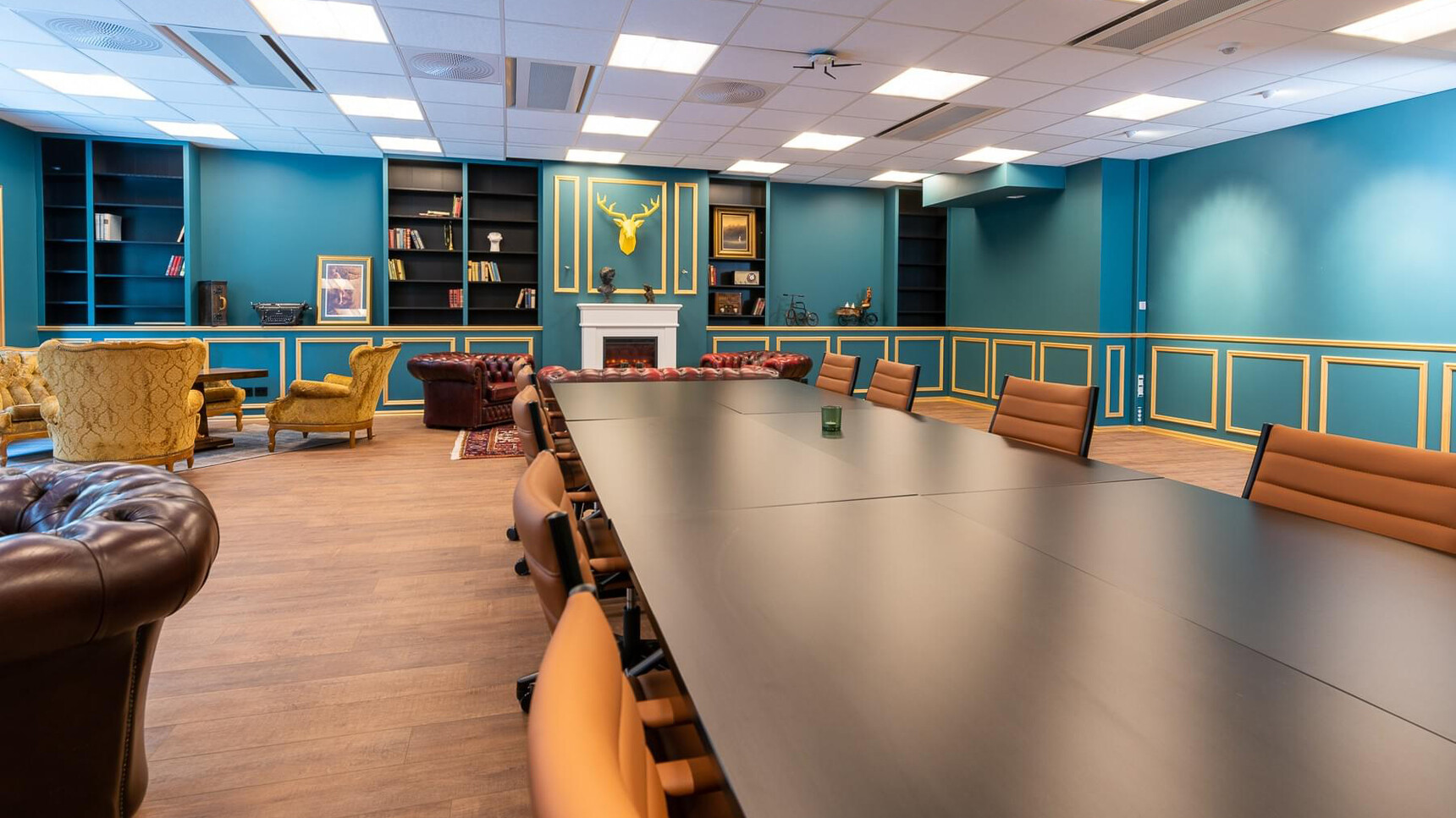 Sitland Classic Low Back Office Chairs On Castors At Table In Situ Image