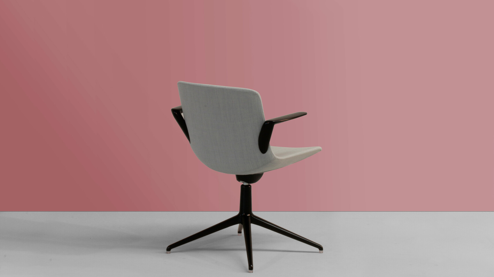 Sitland Milos Meeting Chair Family Image With Pink Background
