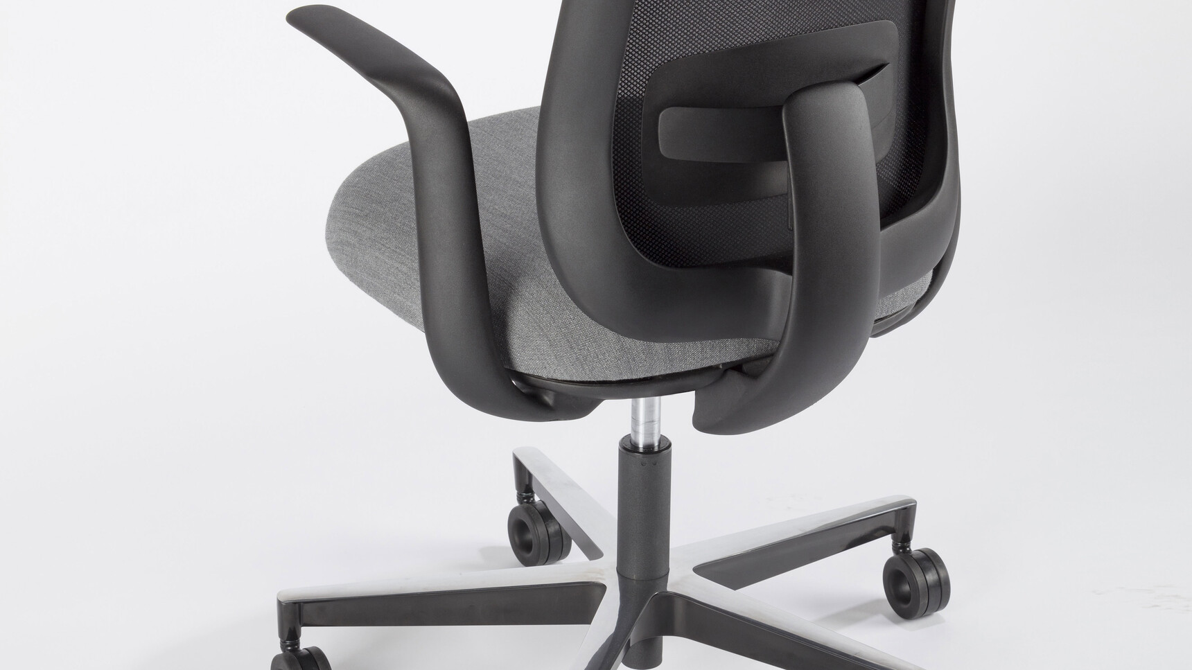 Sitland Skate Mesh Task Chair With Black Finish On Grey Background Detail Back Finish