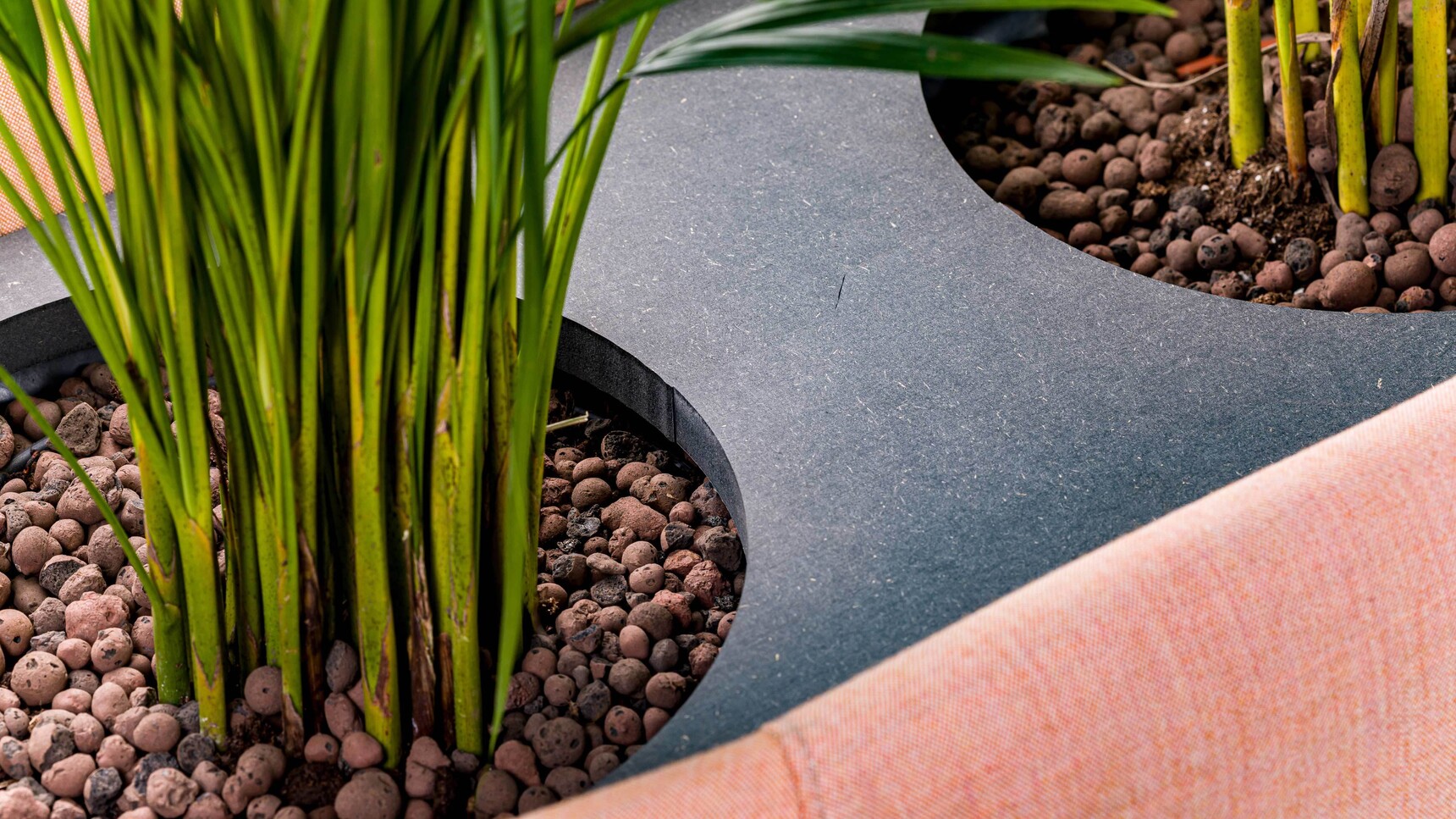 Buzzi Space BuzziPlanter Acoustic Planter 45 Long Detail Image