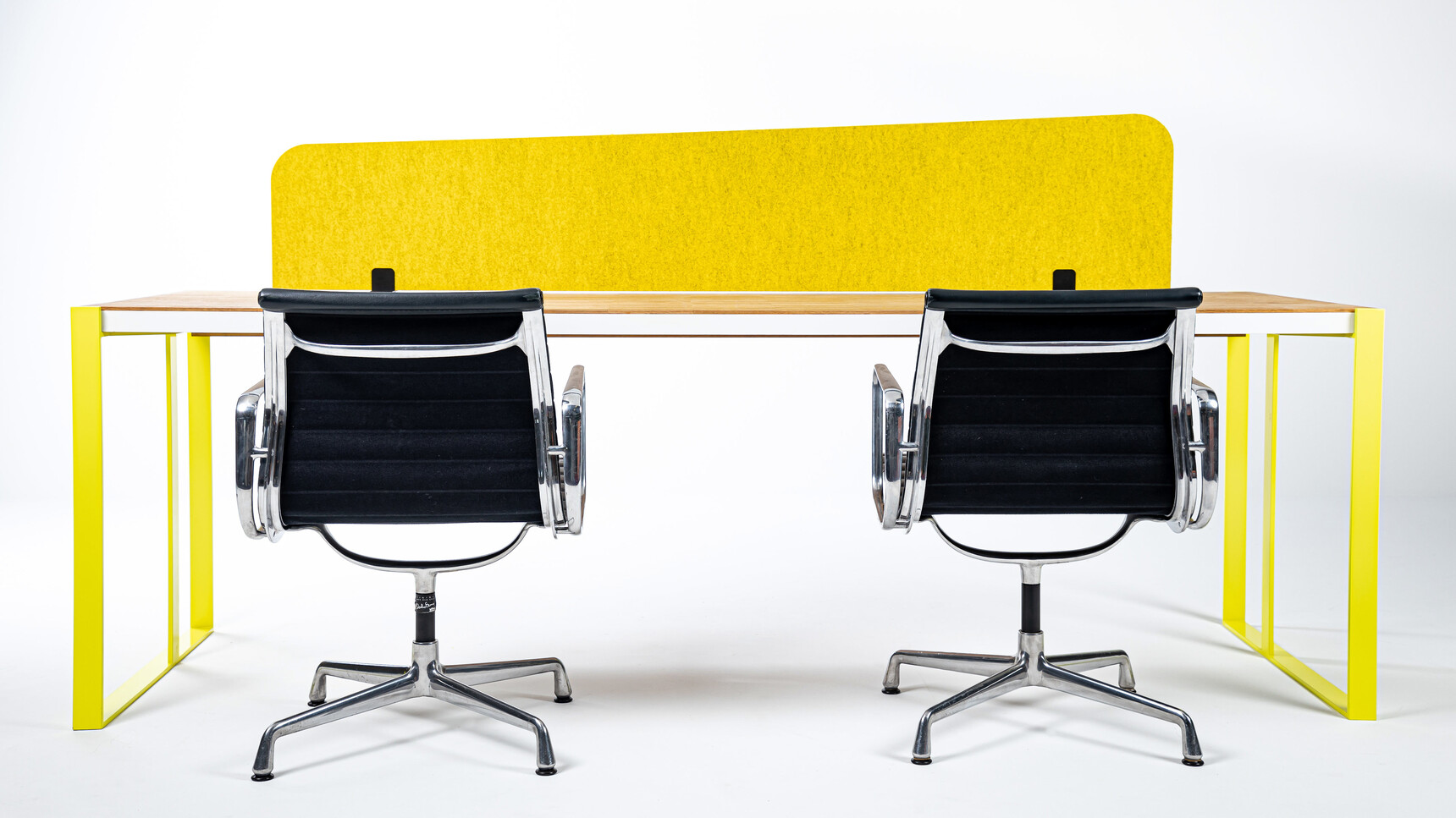 Buzzi Space BuzziTripl Desk Acoustic Partition Wedge Family Image