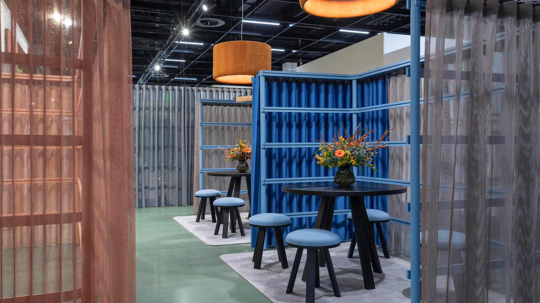 Buzzi Space BuzziBracks Modular Acoustic System Blue Curtain Blue Stools Family Image