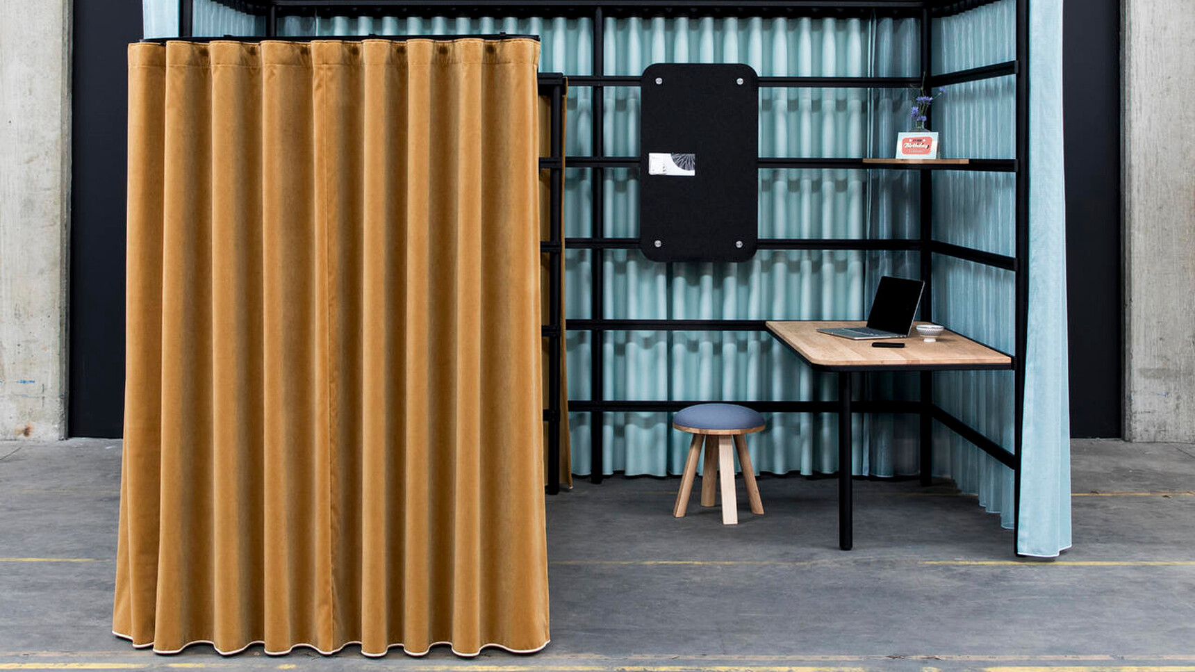 Buzzi Space BuzziBracks Modular Acoustic System Blue Yellow Curtain Family Image