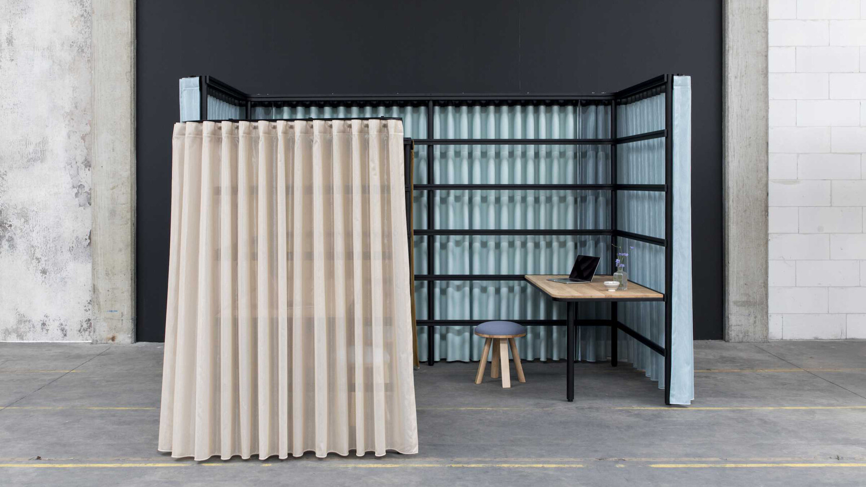 Buzzi Space BuzziBracks Modular Acoustic System Blue Fabric Family Image