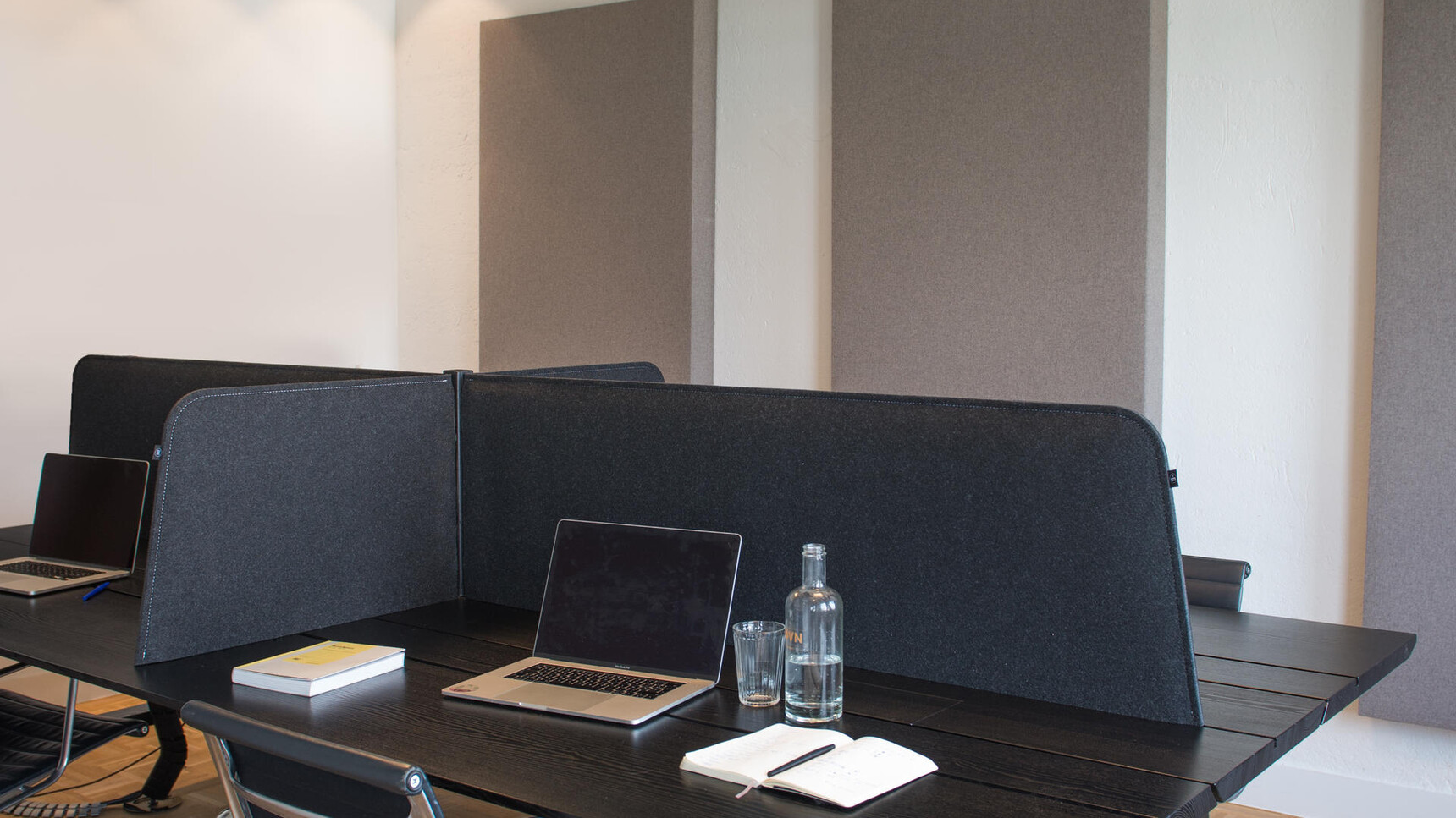 Buzzi Space BuzziDesk Cross Acoustic Desk Divider In Black Upholstery Detail Image