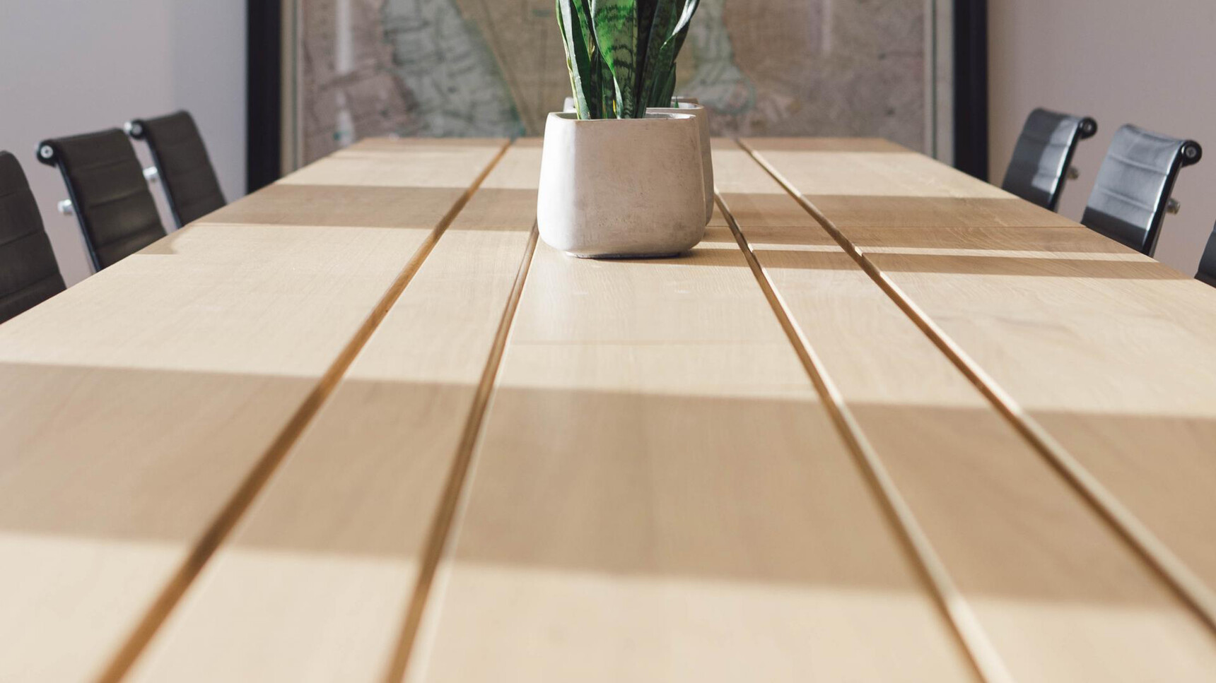 Buzzi Space BuzziPicNic WorkBench Detail Image With Plant