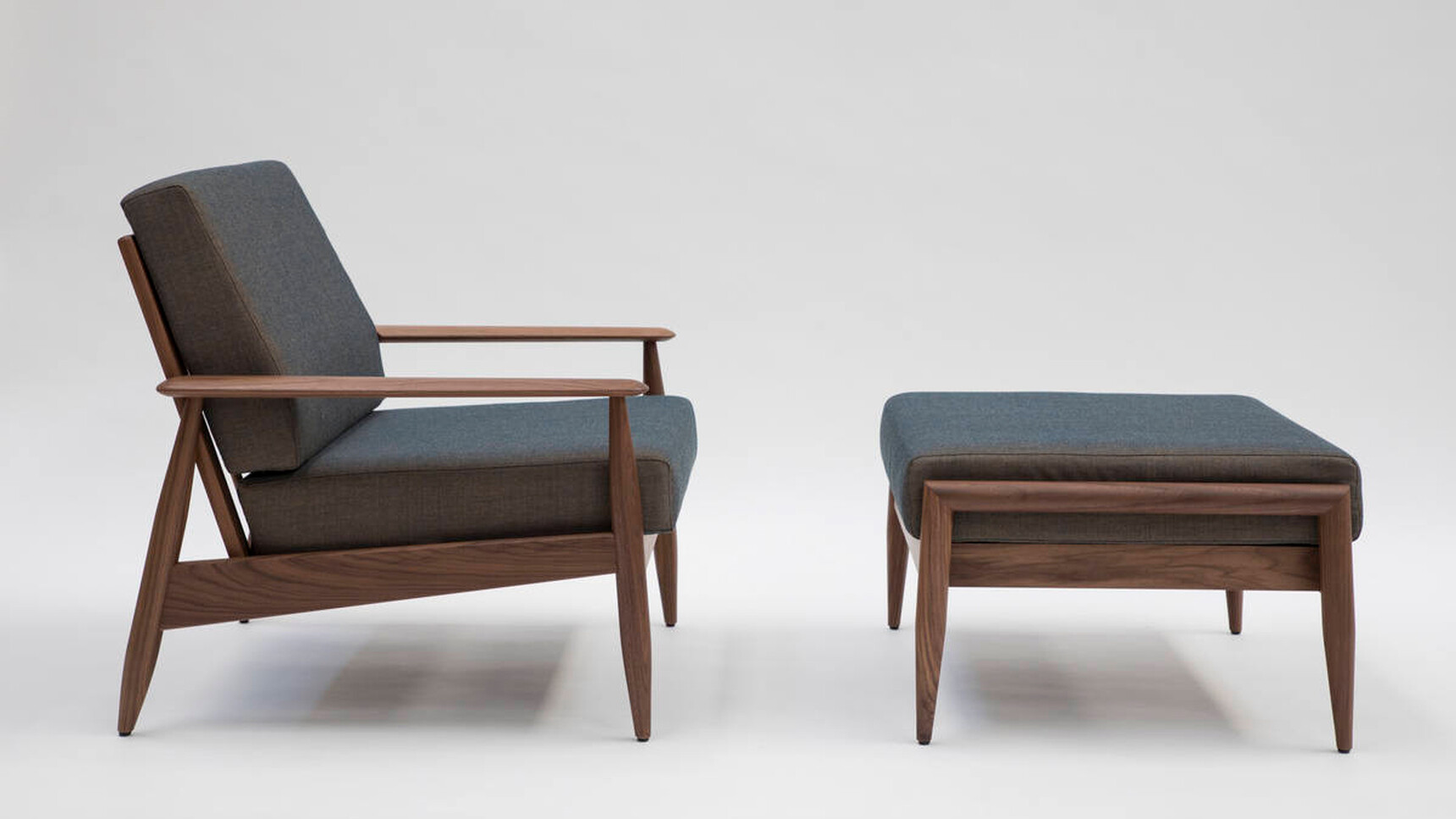 Buzzi Space BuzziNordic ST101 With Ottoman Family Image