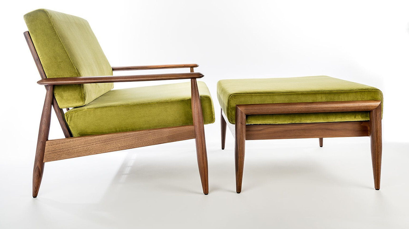 Buzzi Space BuzziNordic ST111 Armchair With Green Upholstery With Ottoman Family Image