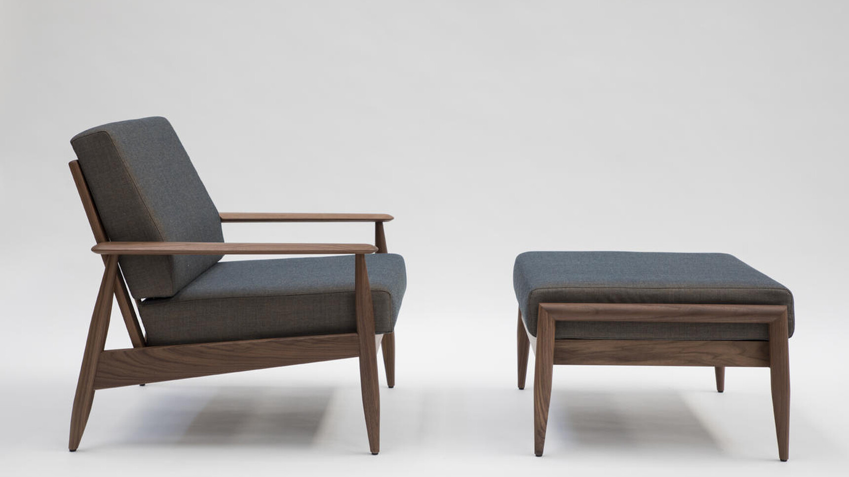 Buzzi Space BuzziNordic ST111 Ottoman With Armchair Family Image