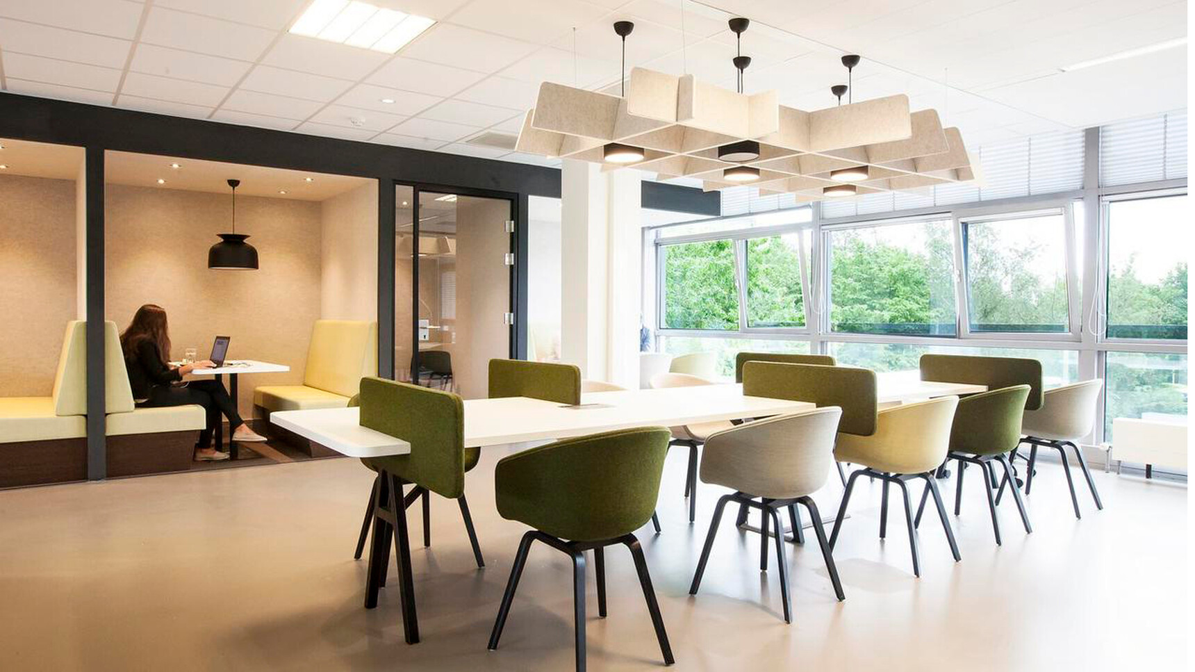 Buzzi Space BuzziGrid Acoustic Ceiling Element Light Grey Fabric In Situ Image