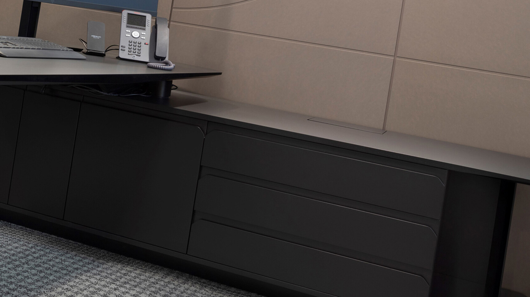 William Hands Vantage L-shaped Executive Desk With Return Black Finish Detail Image