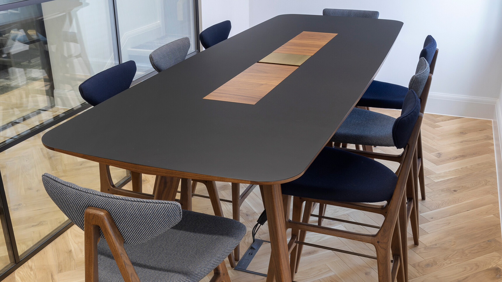 William Hands Vantage Poseur Height Meeting Table Black Top Wood Leg Detail Image In Office Environment