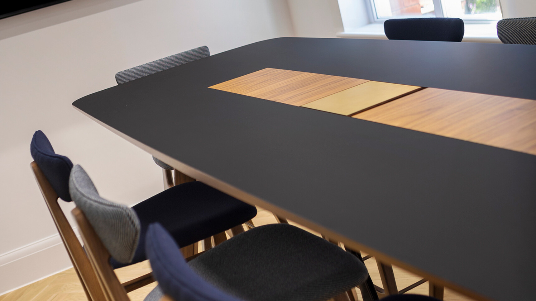 William Hands Vantage Poseur Height Meeting Table Black Top Wood Leg Detail Image