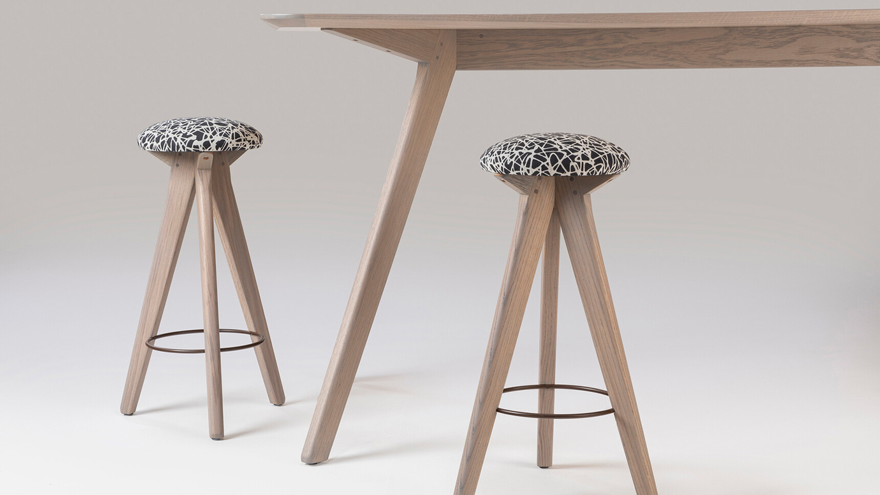 William Hands Vantage High Stools Detail Image