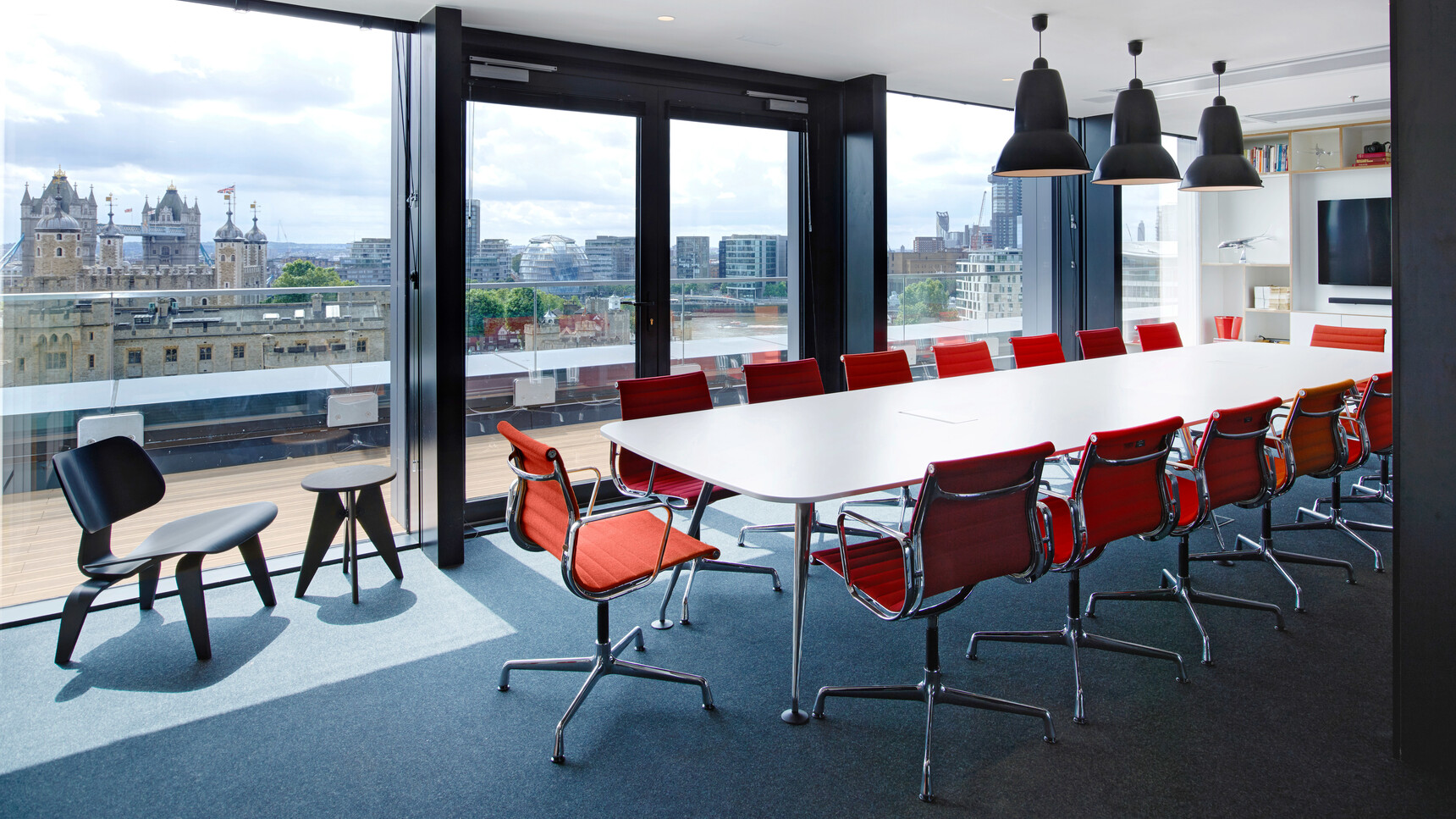 Vitra Aluminium Chair EA107 Family2