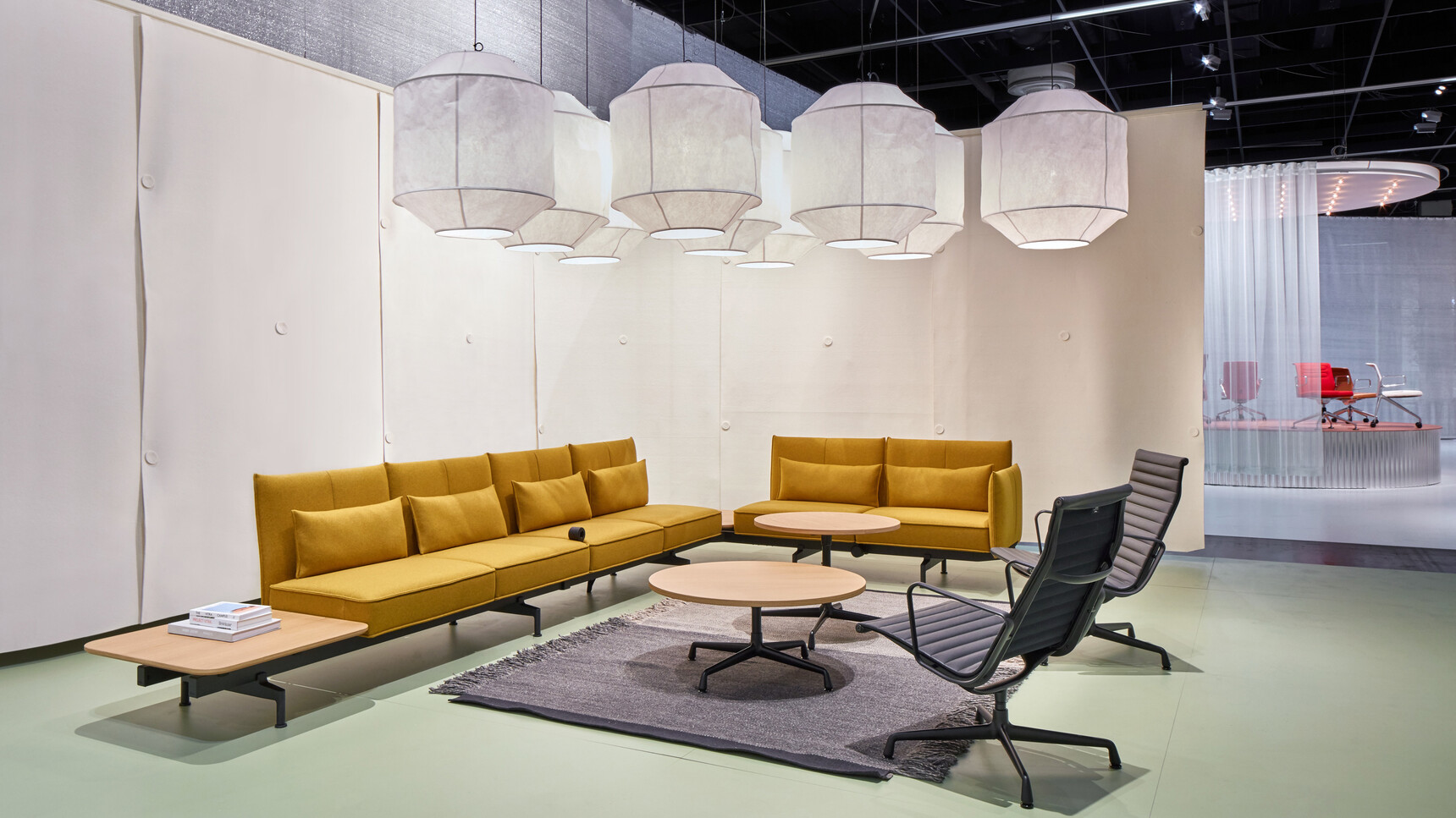 Vitra Aluminium Chair EA124 Family