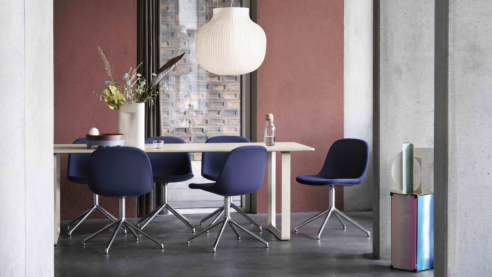 Muuto Fiber Side Chair Swivel Twill Weave 780 Polished Alu 70/70 Table Sand Strand Pendant Ridge Vase Family Image