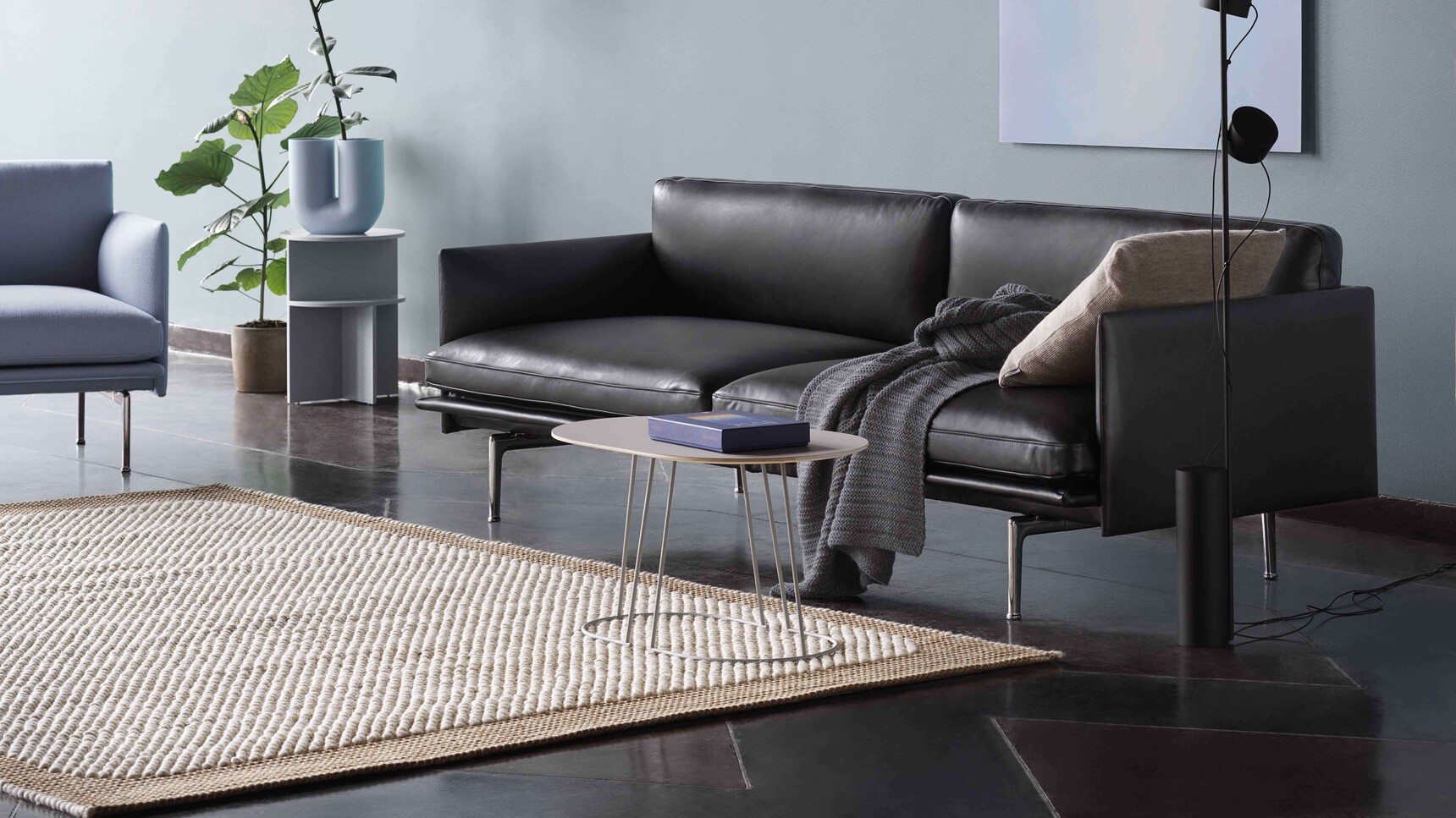 Muuto Outline 3 Seater Refine Leather Black Alu Chair Vidar 723 Pebble Post Airy Family Image