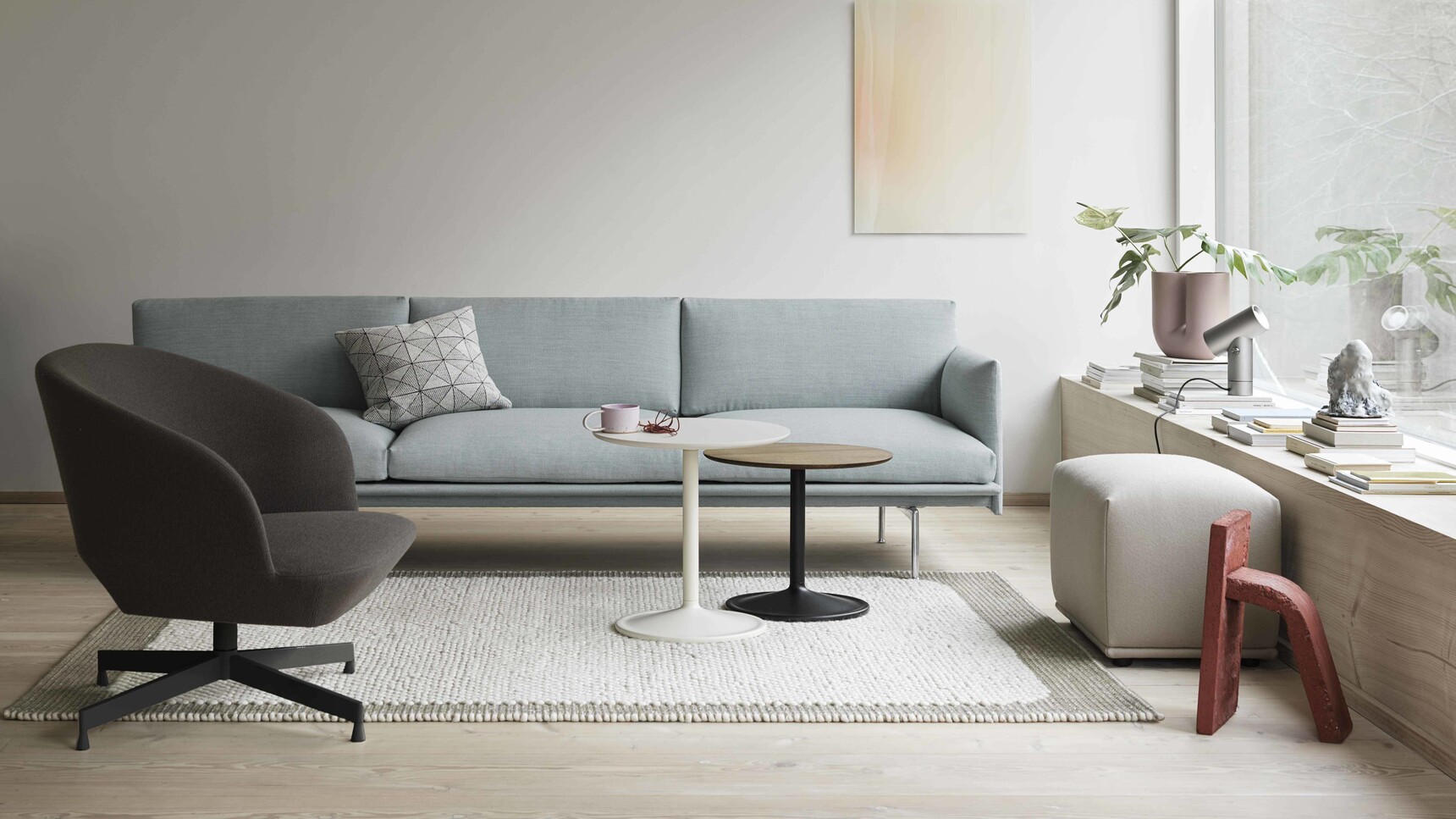 Muuto Outline Sofa 3 5 Seater Oslo Lounge Chair Swivel Black Ocean 50 Strand 60 Echo 62x42 Divina 224 Soft Side Pebble Rug Light Grey Family Image