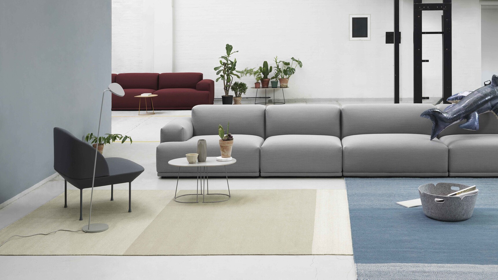 Muuto Connect Varjo Airy Coffee Table Restore Round Oslo Leaf In Office Environment