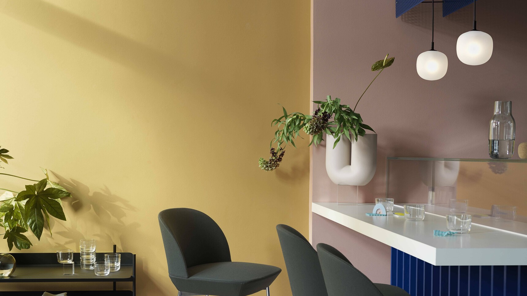 Muuto Oslo Bar Stool Twill Weave 990 Chrome Rime Pendant Lamp Black Kink Compile Family Image