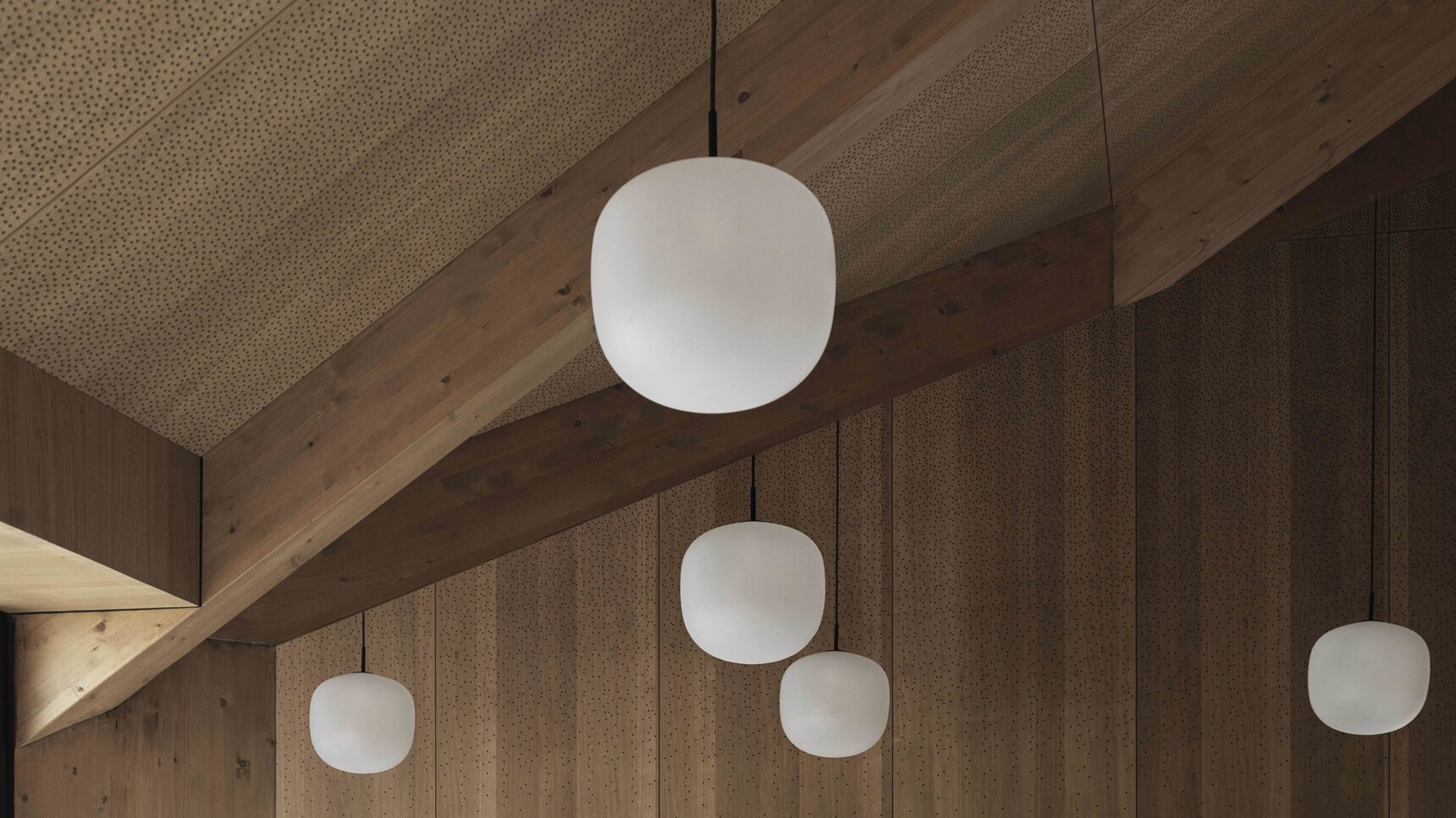 Muuto Fiber A Base With Linking Black Chrome Dusty Green Chrome Rime Pendant Lamp 370mm Black Family Image