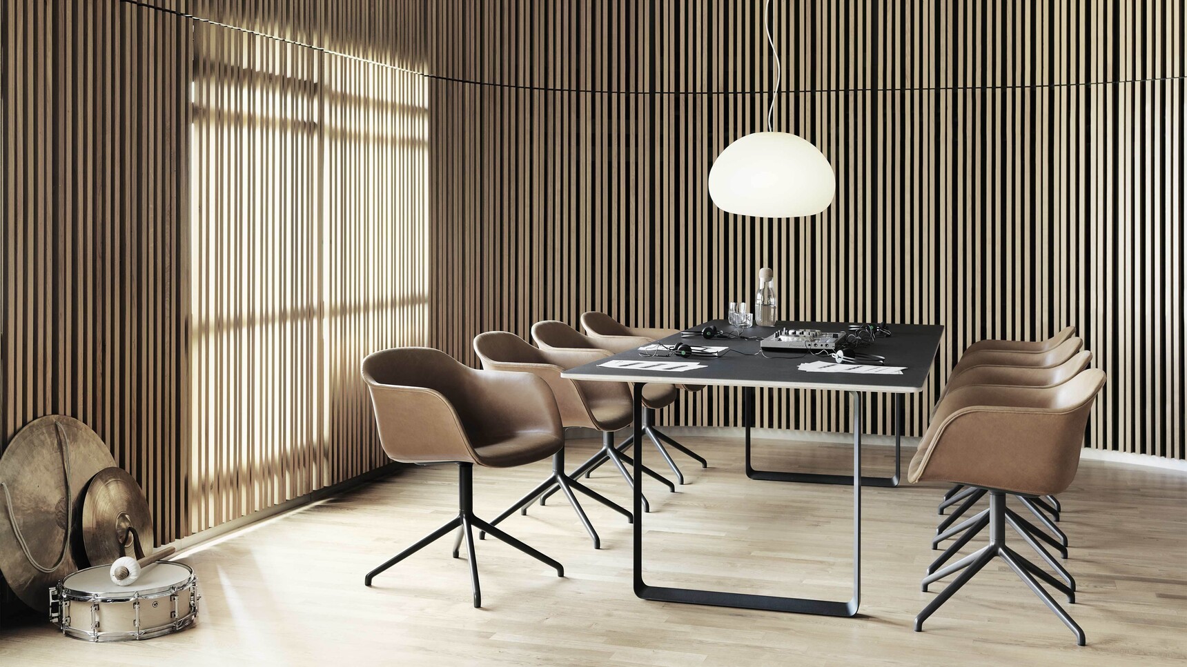 Muuto Fiber Chair 70x70 Fluid Pendant Lamp Large Family Image