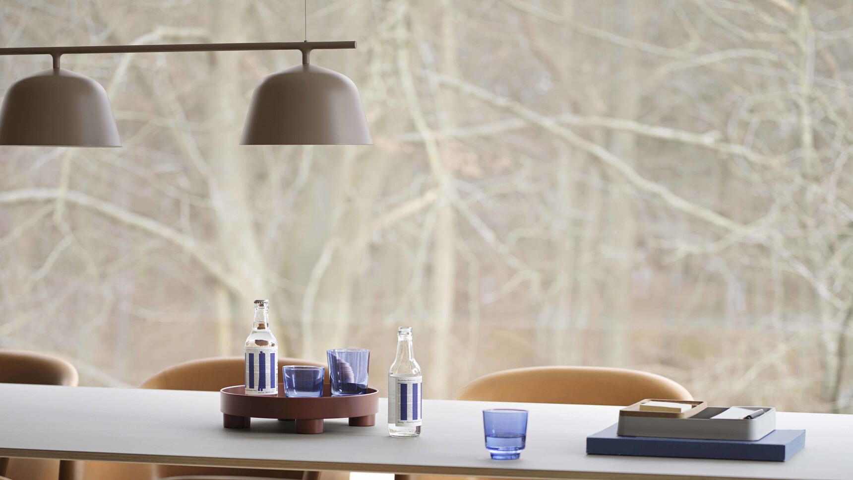 Muuto Fiber Conference Armchair Swivel Refine Leather Cognac Ambit Rail Taupe 7070 Grey 295cm Platform Tray Arrange Raise Detail Image