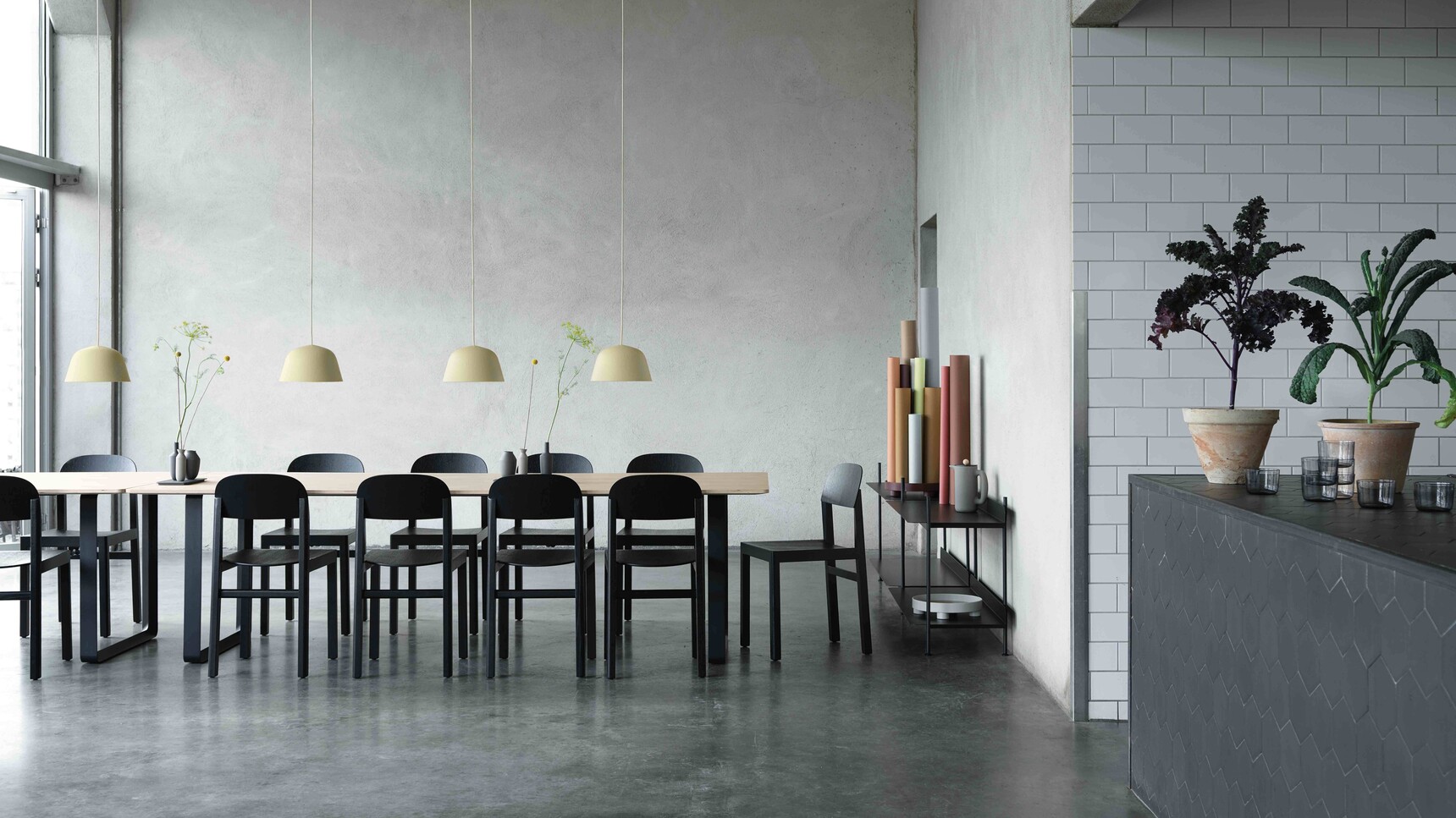 Muuto Workshop Chair Black 7070 Oak Ambit O25 Compile Balance Push Corky Family Image