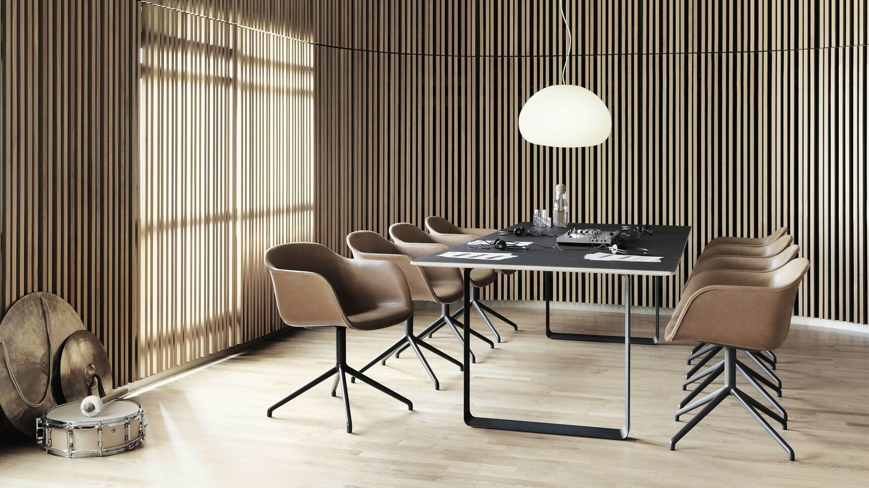 Muuto Fiber Chair 70x70 Fluid Family Image