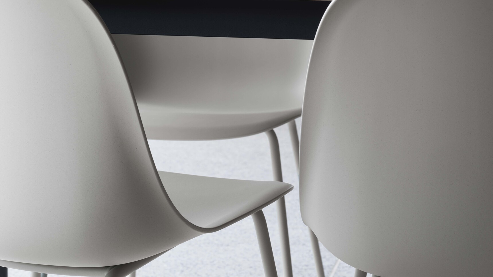 Muuto Fiber Side Chair Tube Grey Base Table Oak Veneer Black Raise Indigo Ridge H165 Terracotta Detail Image