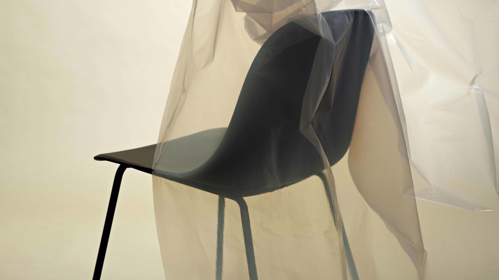 Muuto Fiber Side Tube Base Black Detail Image