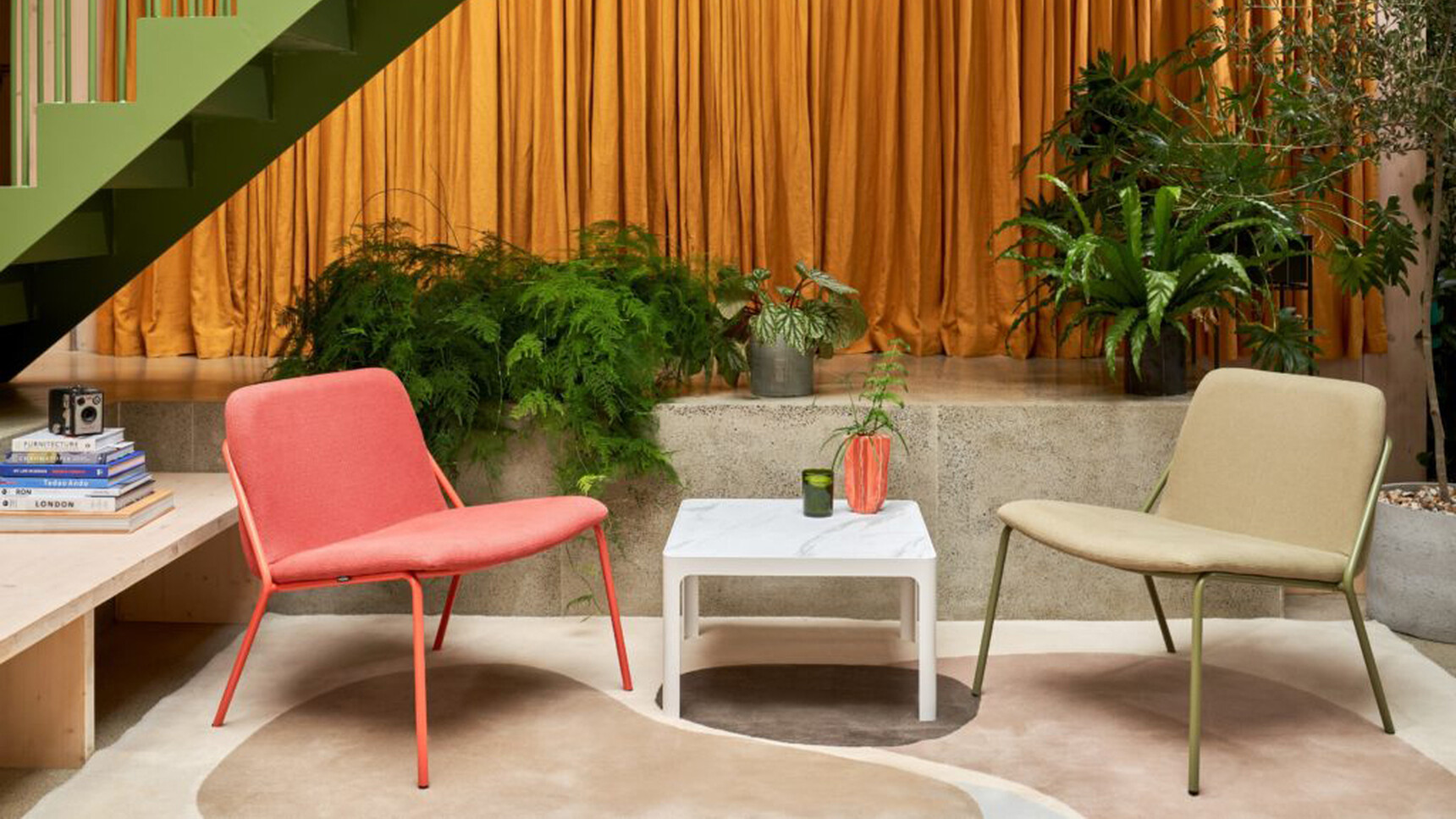 Workstories Profile Coffee Table White Finish With Chairs Family Image