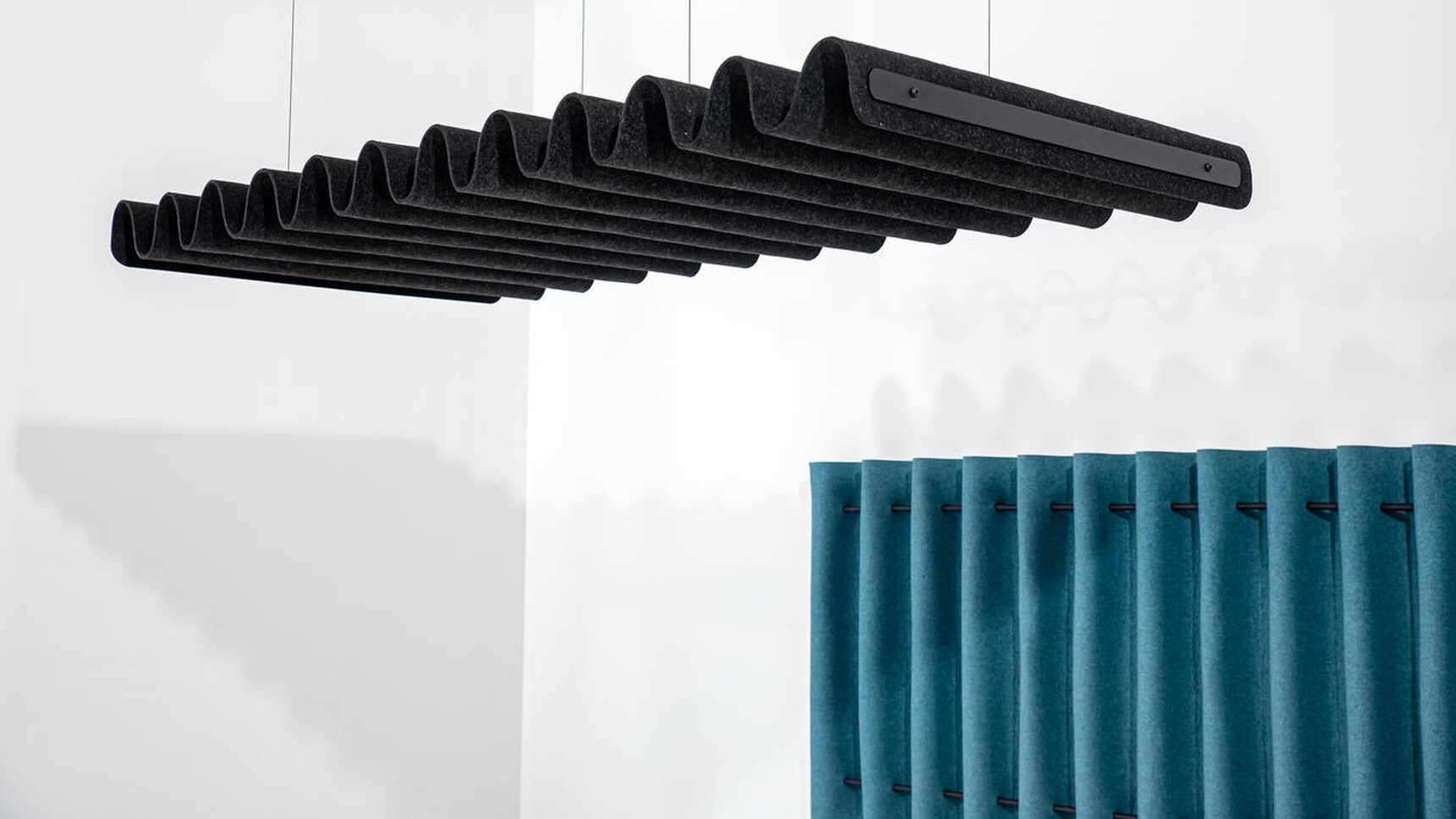 Buzzi Space BuzziFold Acoustic Element Wall Mounted With Ceiling Mounted Family Image