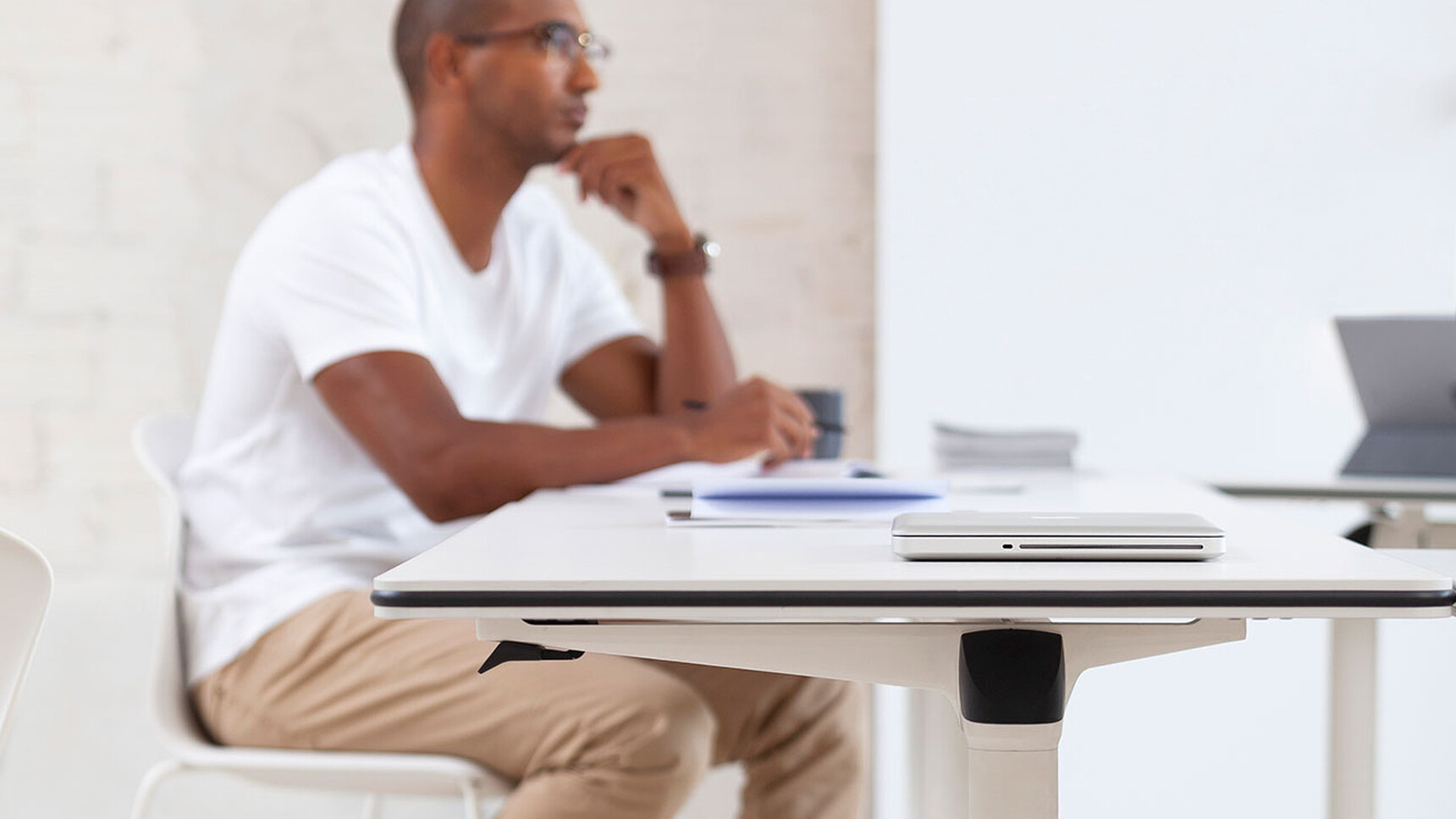 Actiu Talent Series 100 Rectangular Desk With Levelers Detail Image Of Person In Education Setting