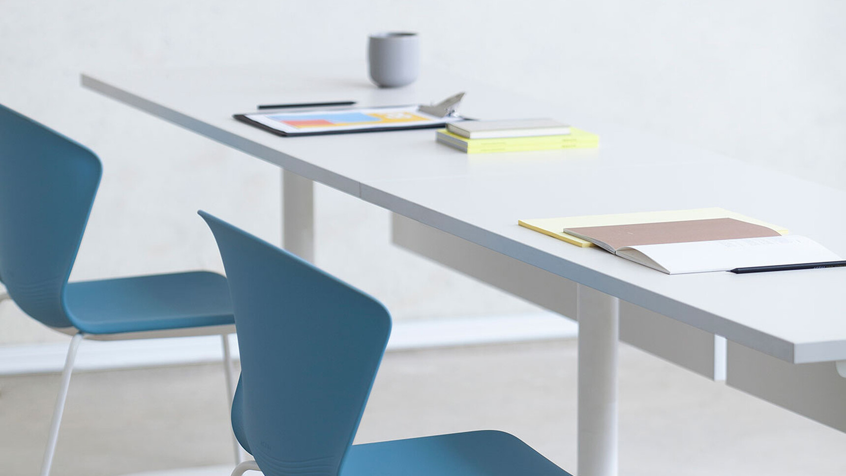 Actiu Talent Series 100 Rectangular Desk With Levelers Detail Image Of Desks