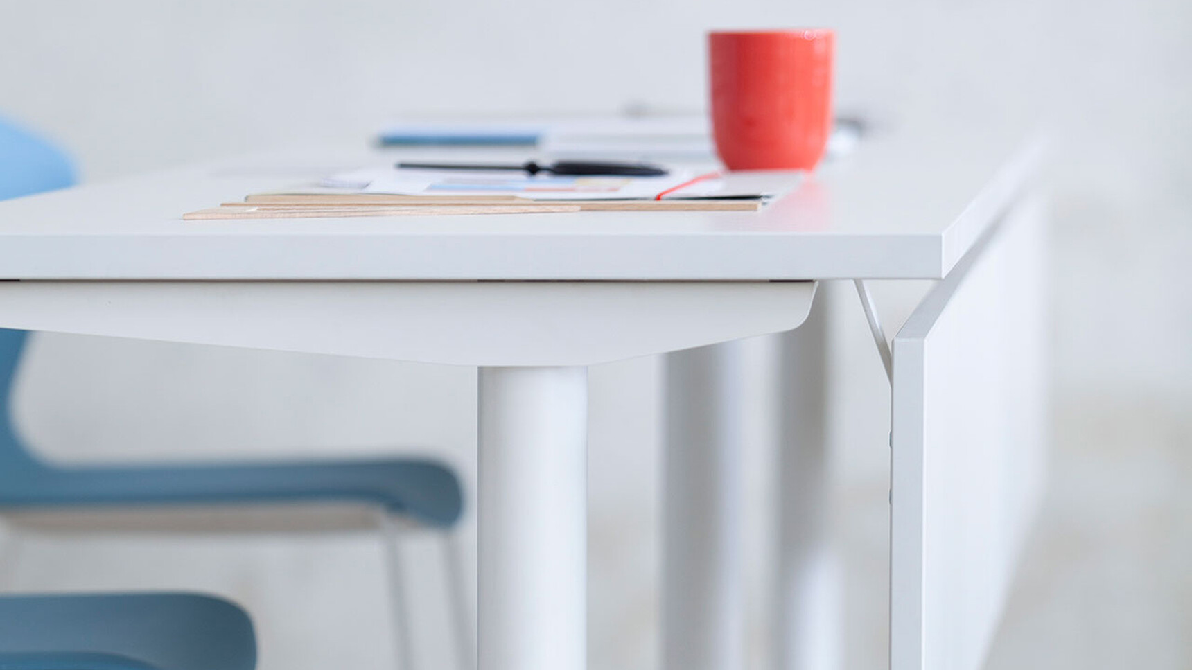 Actiu Talent Series 100 Rectangular Desk With Levelers Detail Image Of Desks With Modesty Panel With Mug