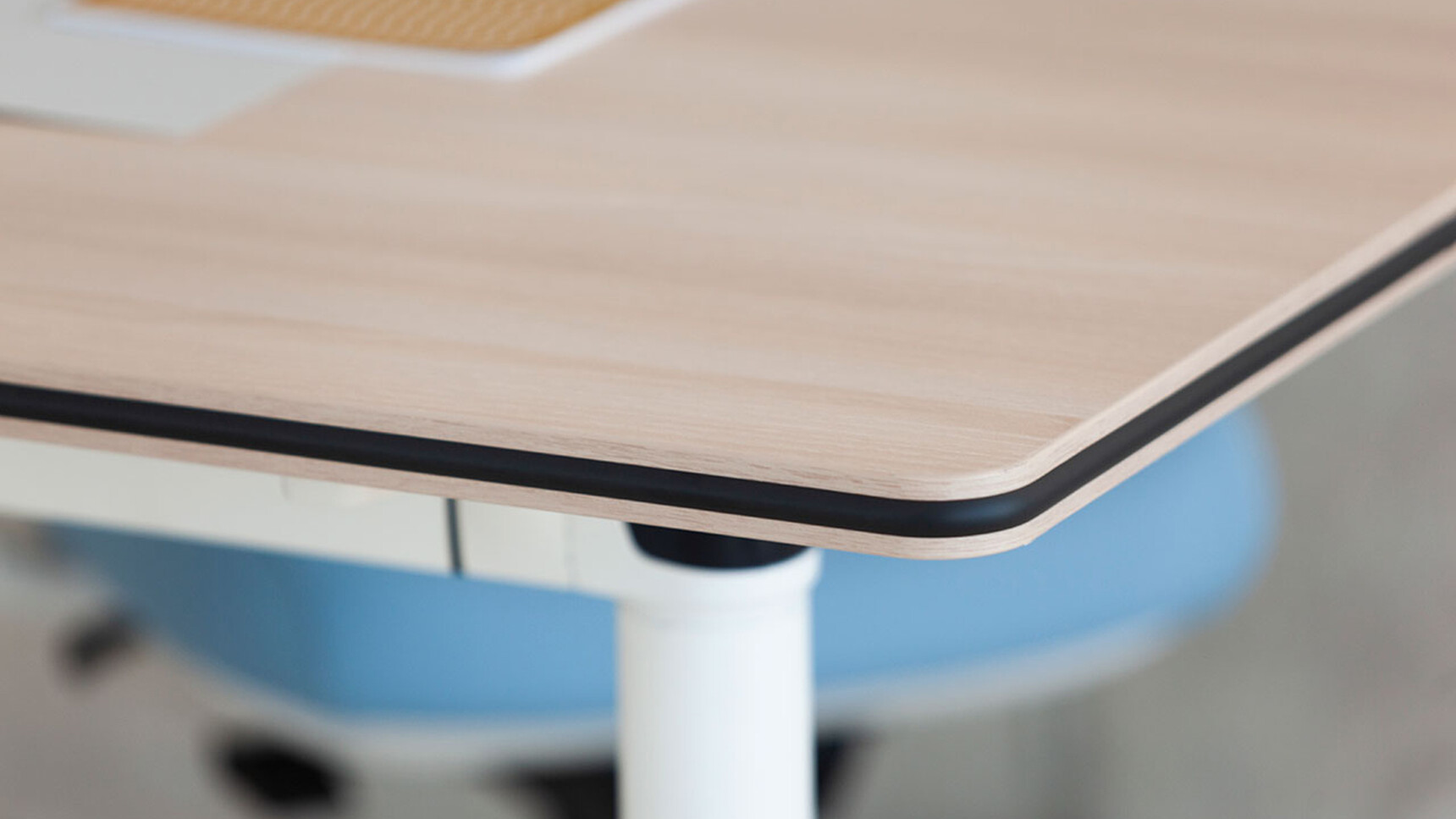 Actiu Talent Series 300 Flip Top Table Detail Image