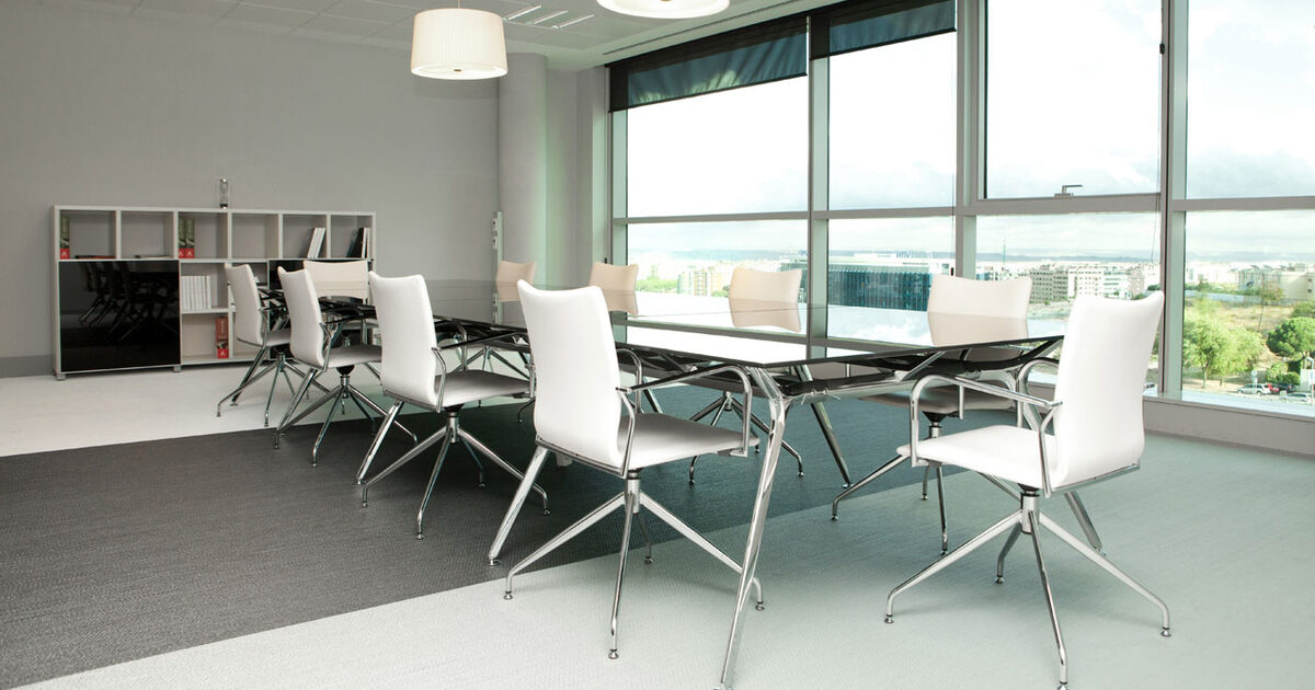 Actiu Arkitek Glass Rectangular Meeting Table