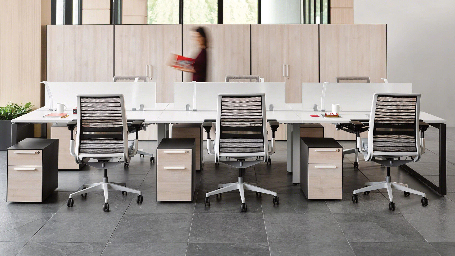 Steelcase Volum Art Cupboards Push To Open Doors With Volum Art Pedestals In Office Setting