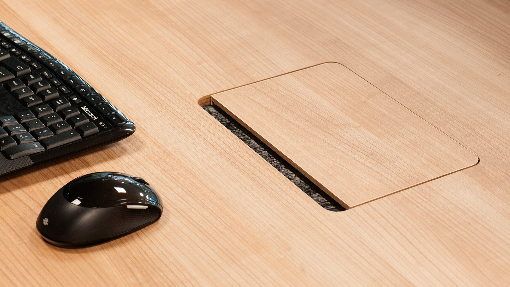 Orangebox Lano Soft Square Meeting Table Detail Image Of Access Flap