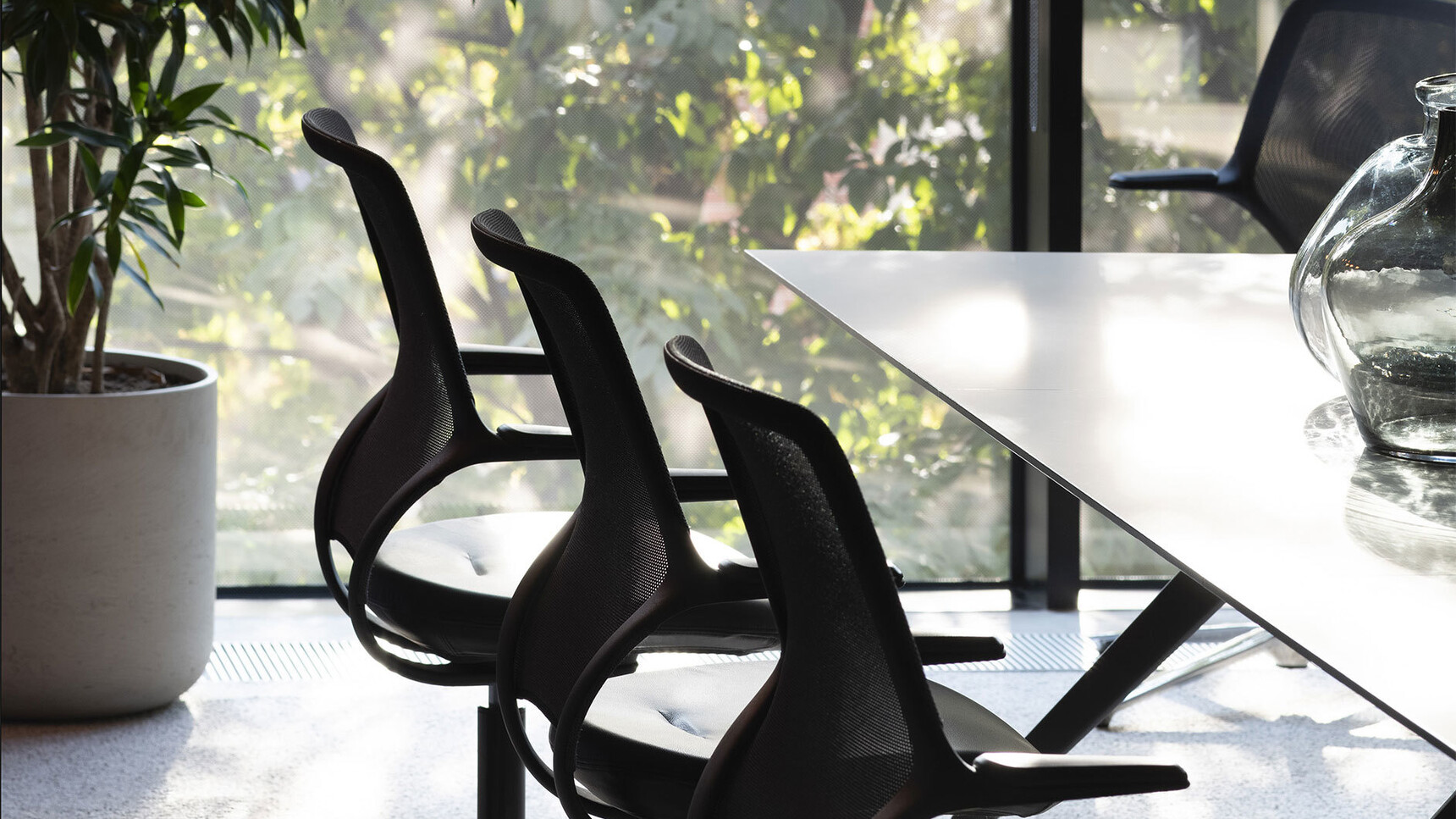 Orangebox Lano Rectangular Meeting Table Detail Image