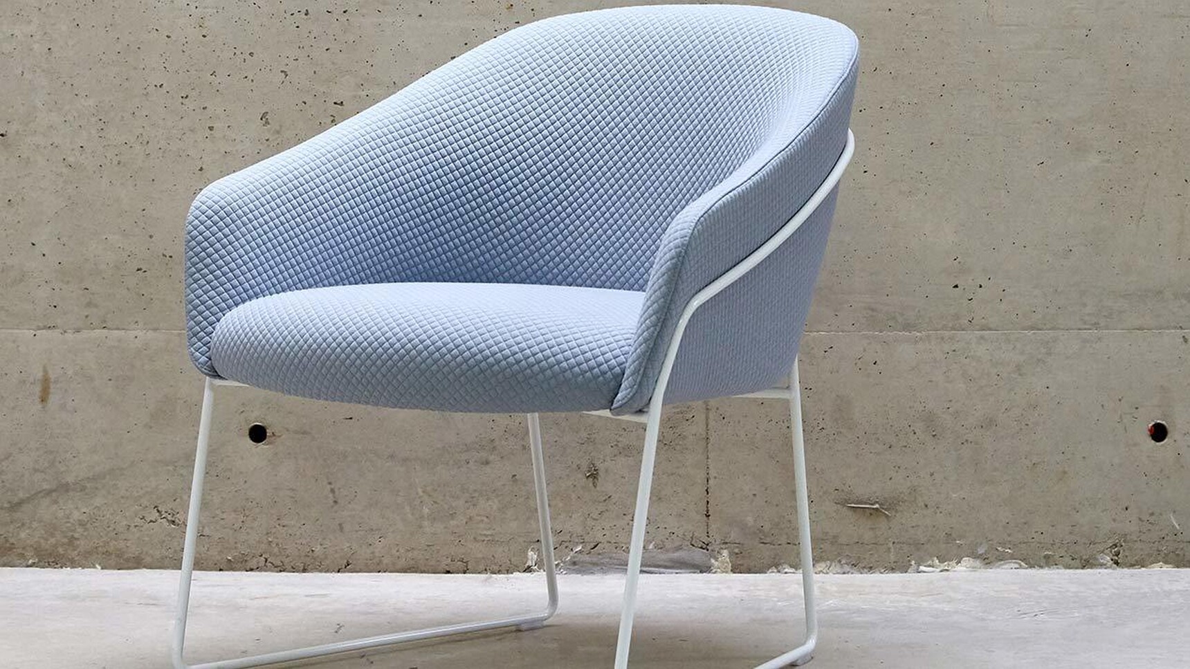 Boss Design Paloma Lounge White Skid Base Detail Image