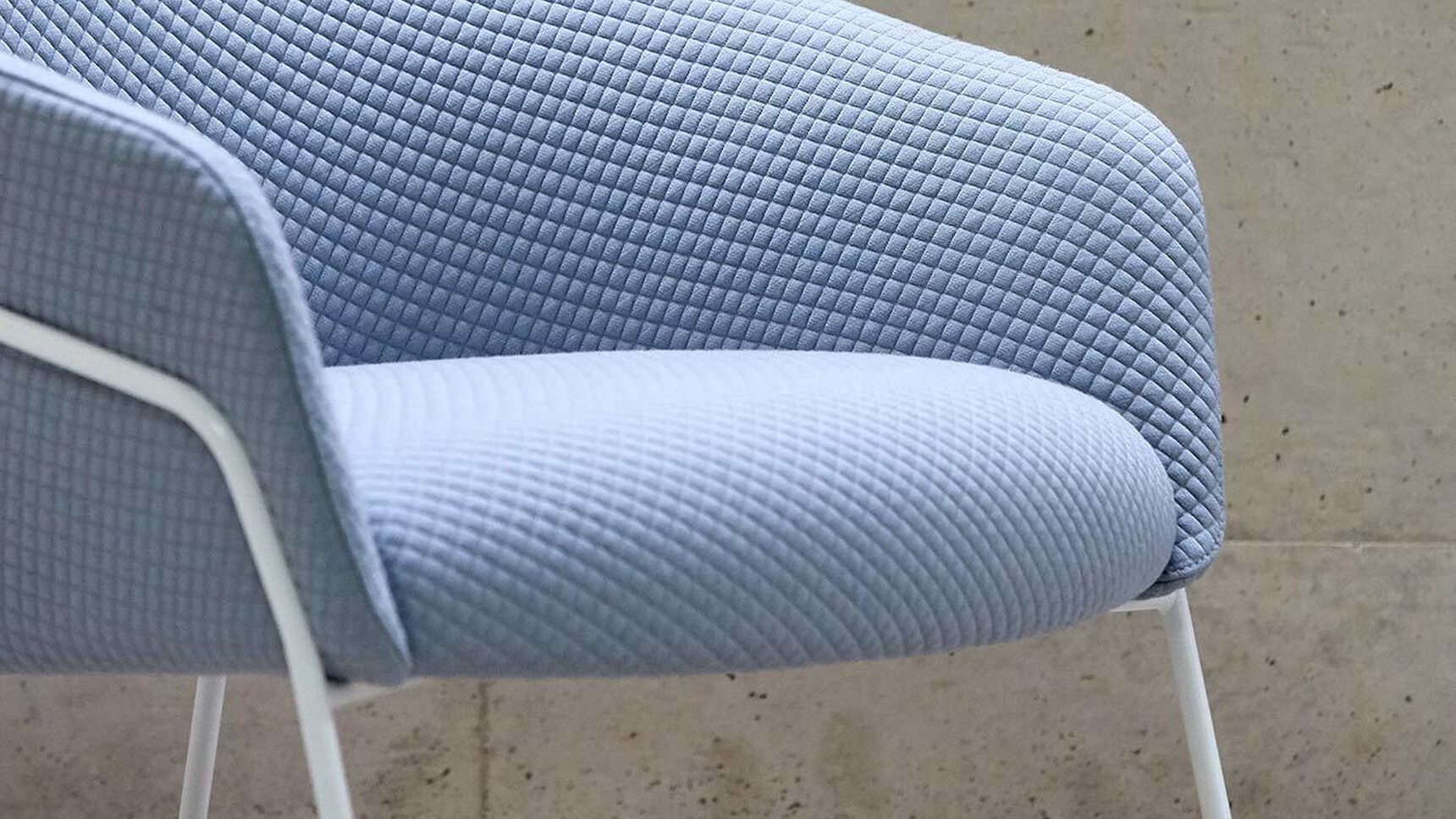 Boss Design Paloma Lounge White Skid Frame Detail Image