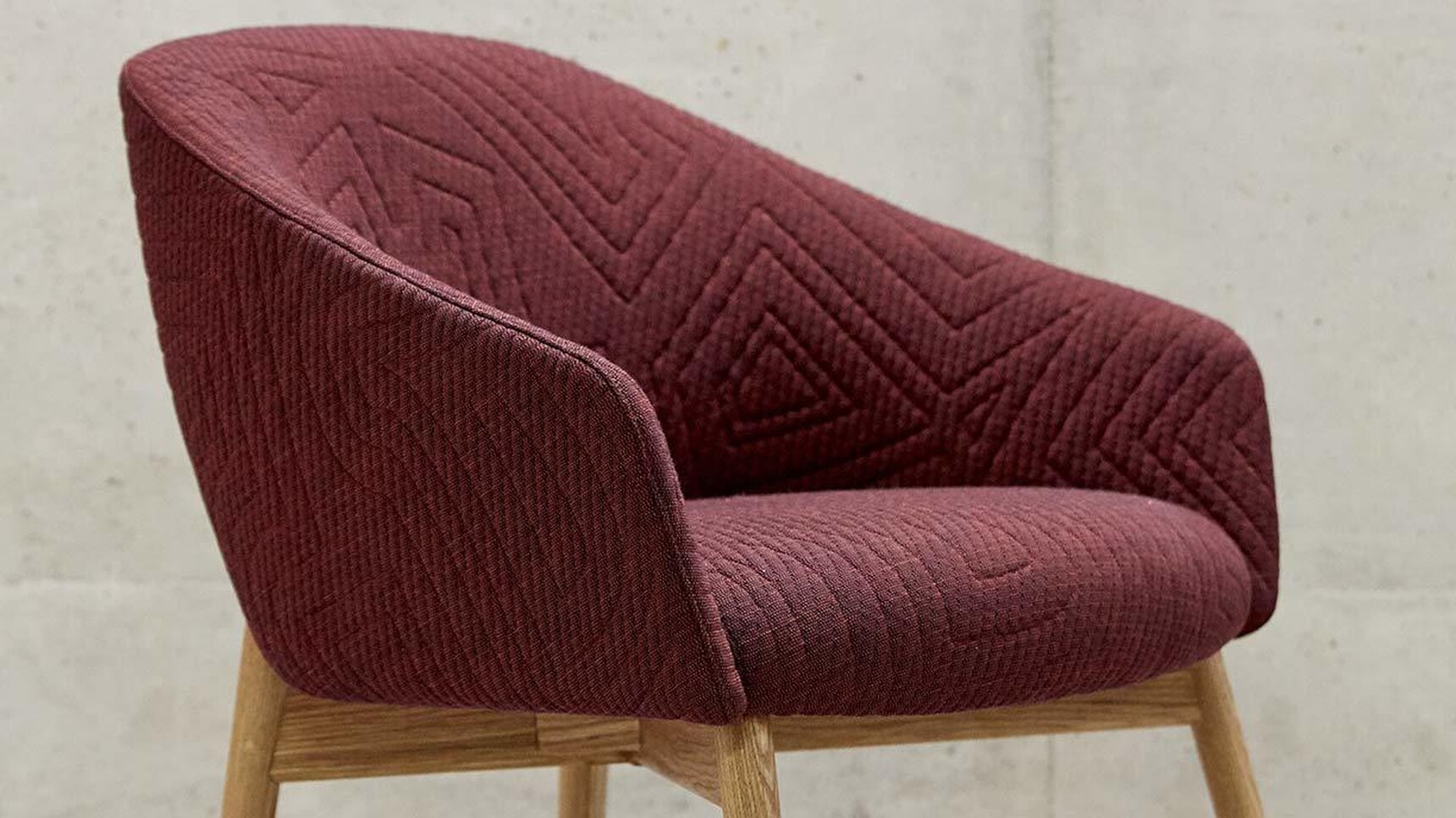 Paloma Lounge Wood Leg Detail 3