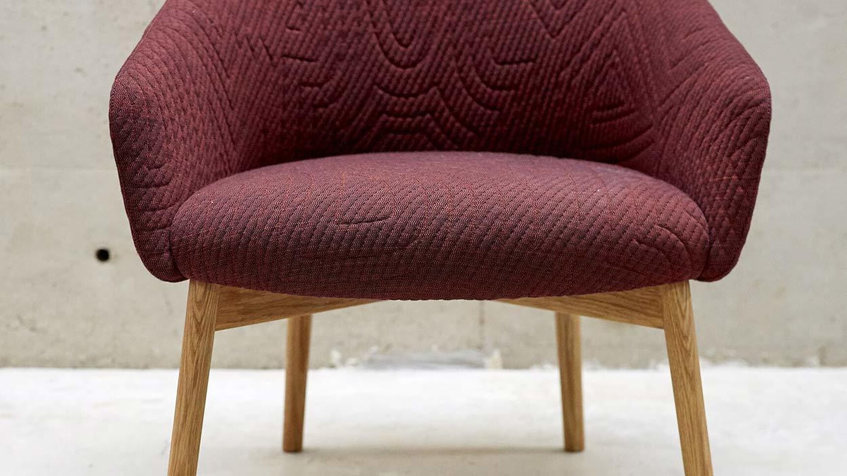 Paloma Lounge Wood Leg Detail 6